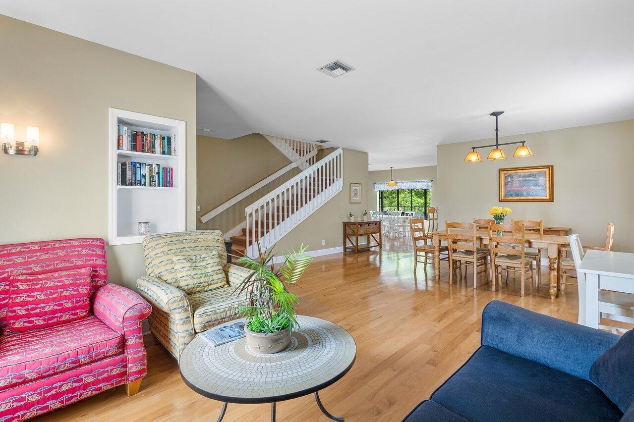 ISLAND LAKES - Residential