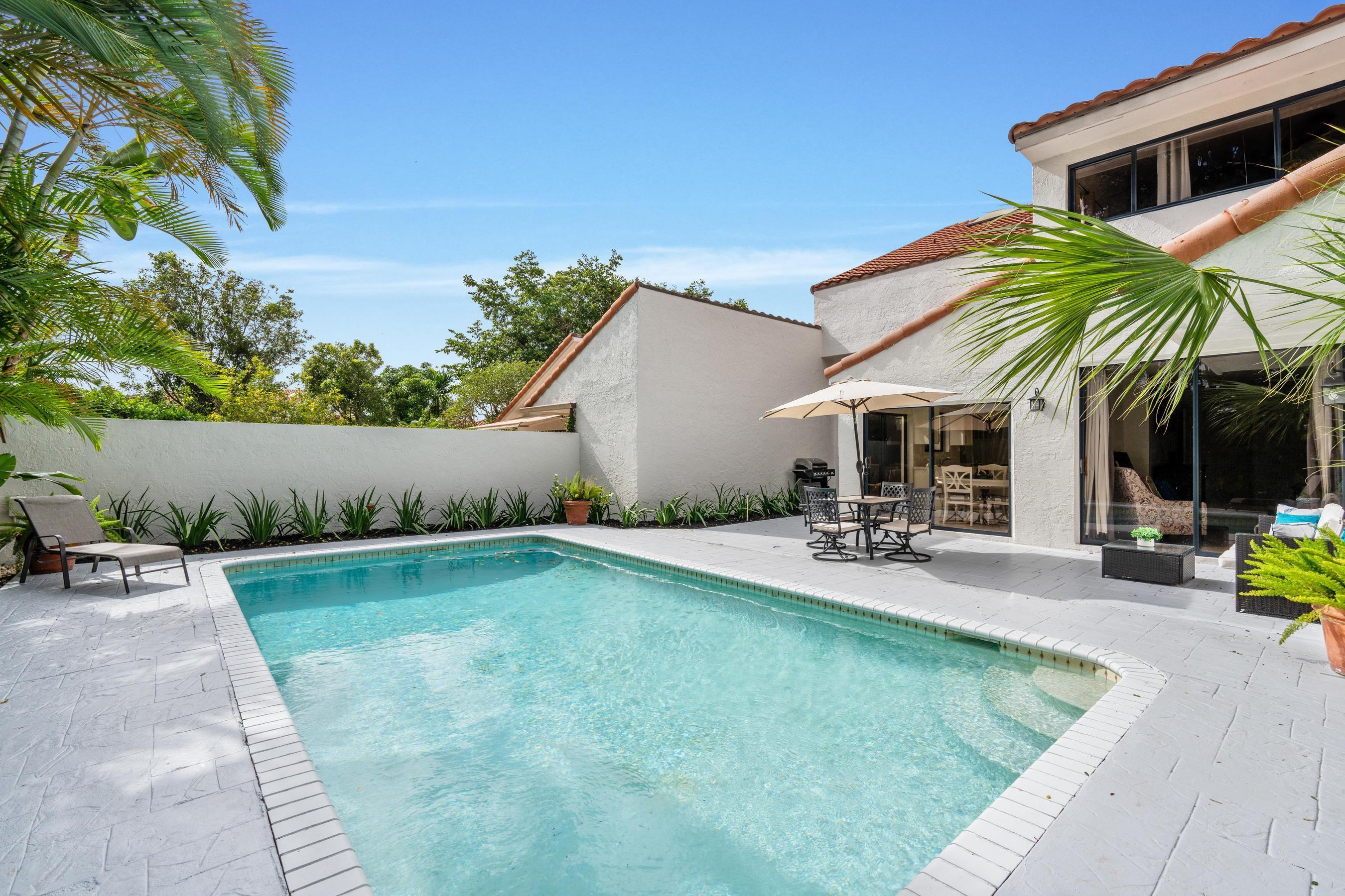 WINDSOR WAY PL 1 - Residential