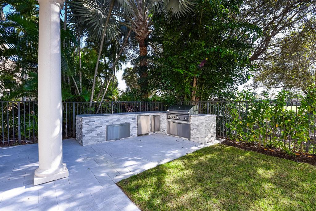 Mizner Country Club - Residential