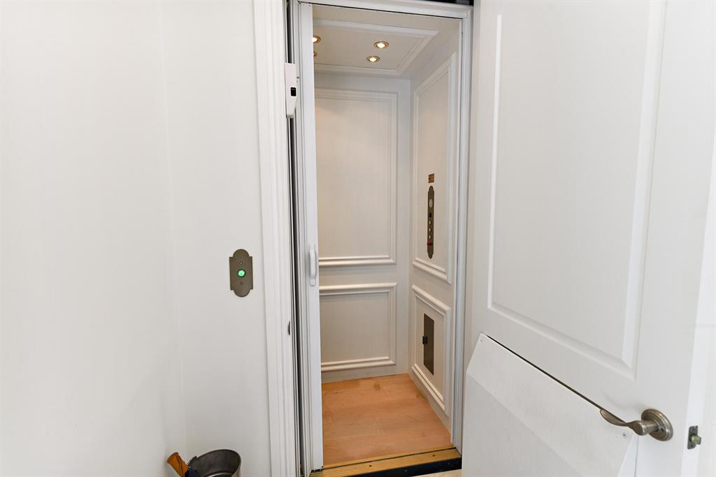 Mizner Country Club - Residential