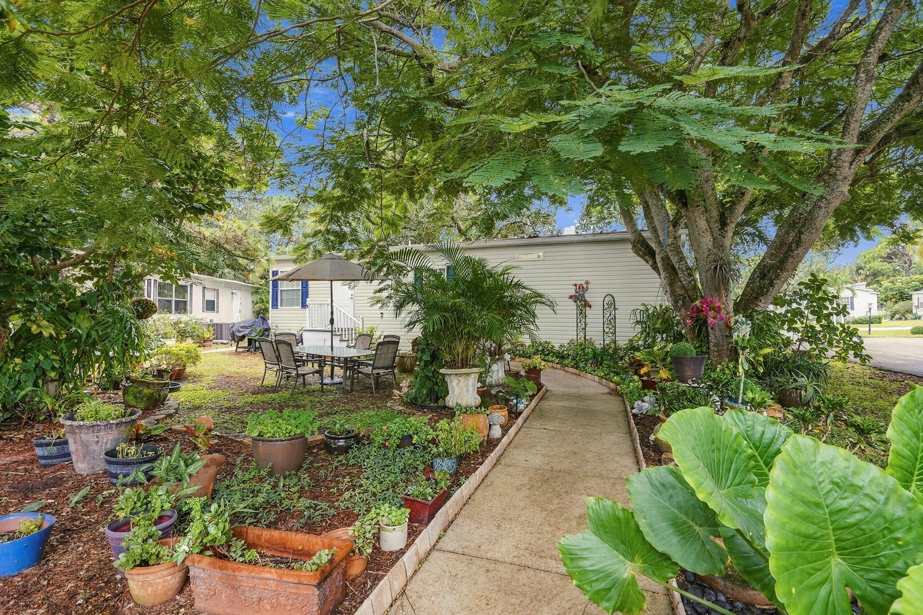 2555 Pga Boulevard 37