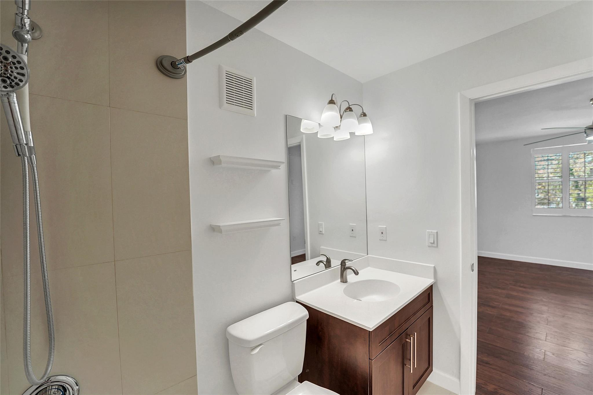 GABLES POINT CONDO I - Residential Lease