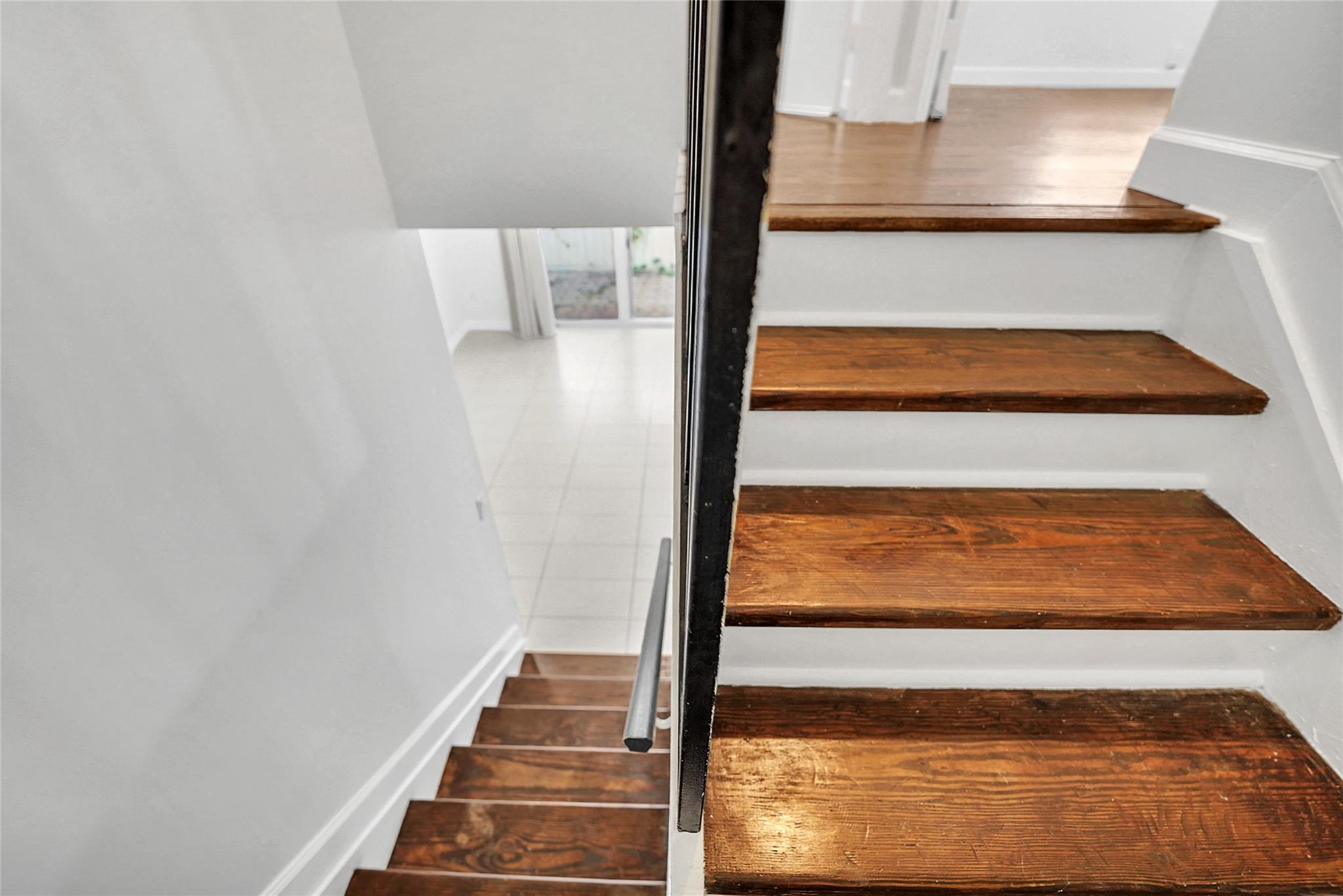 GABLES POINT CONDO I - Residential Lease