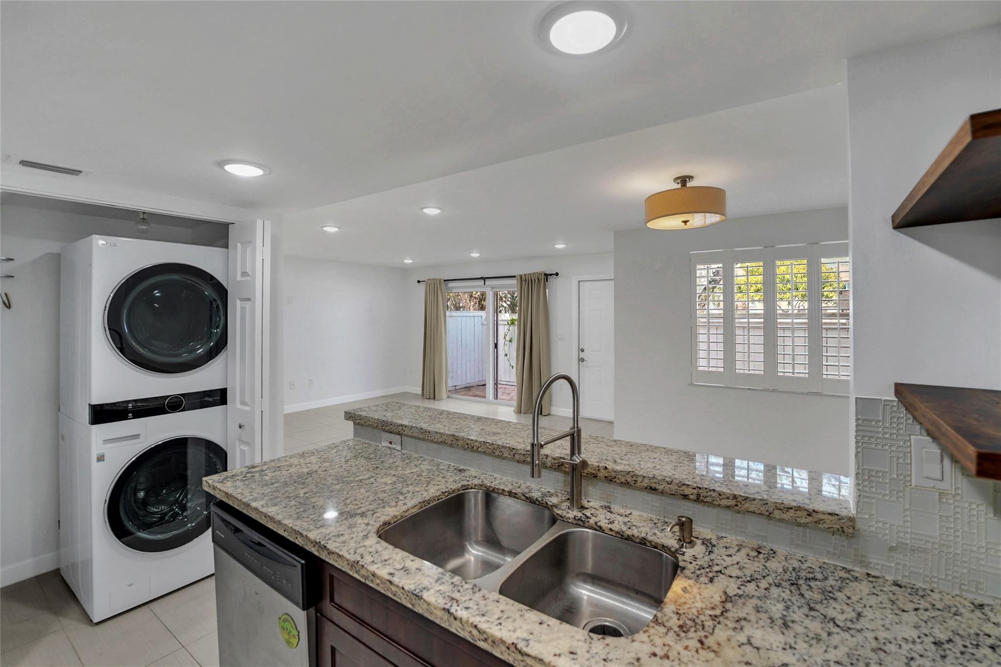 GABLES POINT CONDO I - Residential Lease