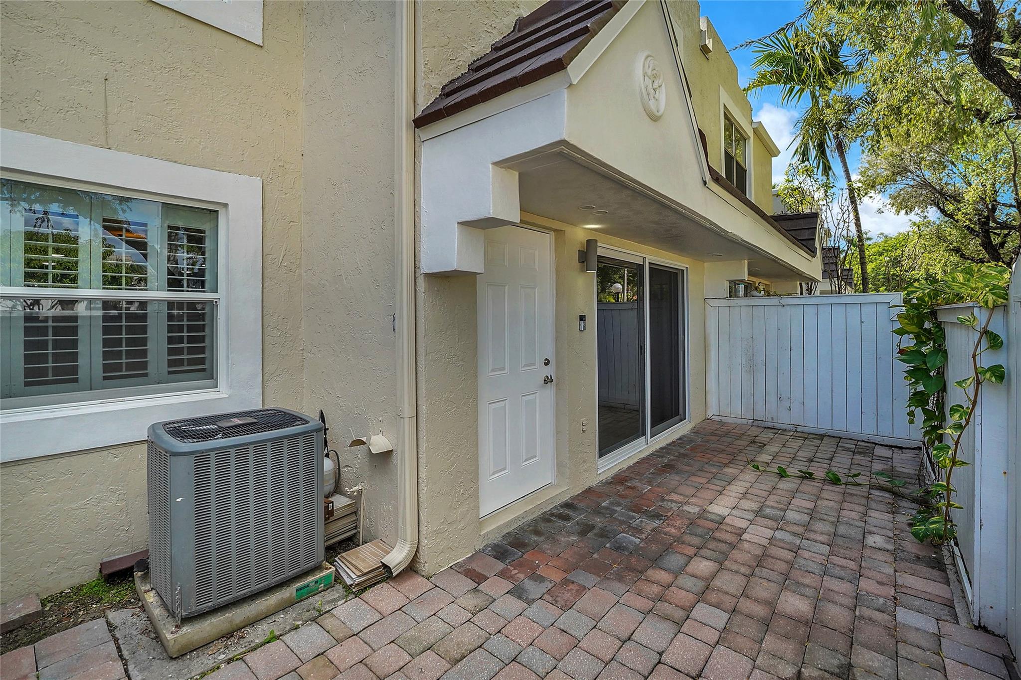 GABLES POINT CONDO I - Residential Lease