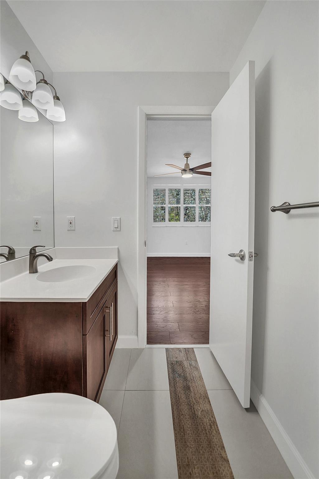 GABLES POINT CONDO I - Residential Lease