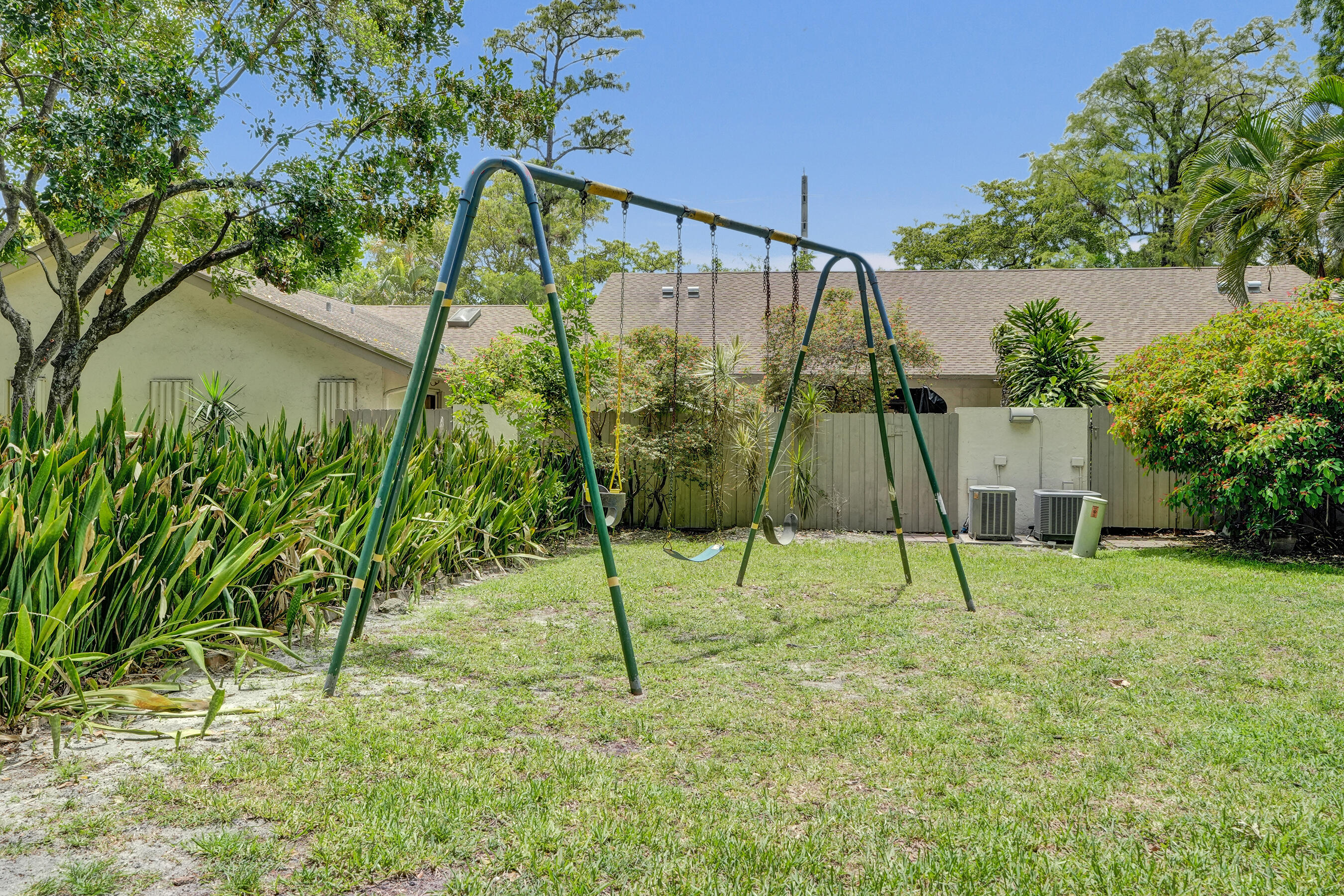 PINES OF OAKLAND FOREST WEST - Residential