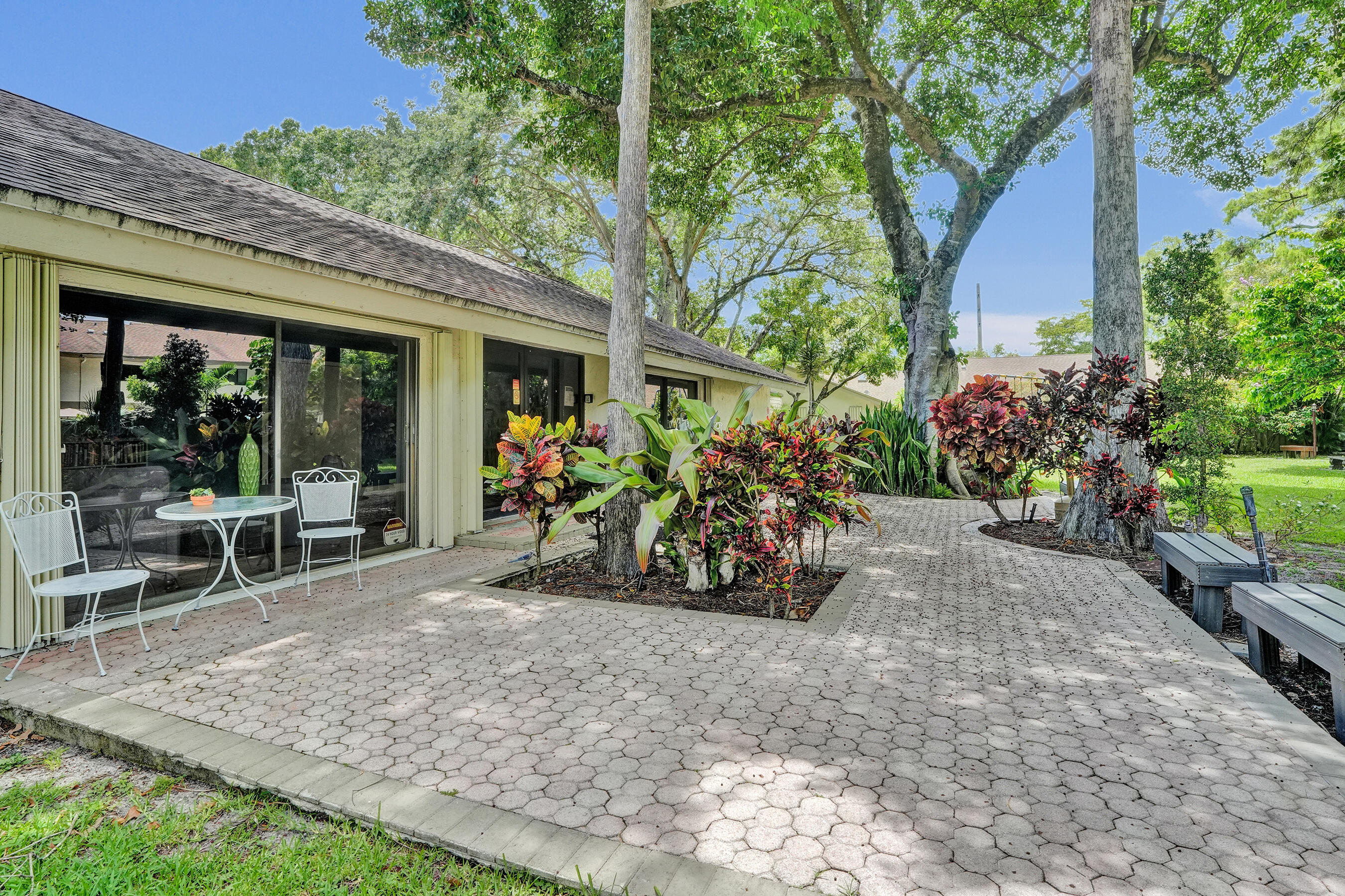 PINES OF OAKLAND FOREST WEST - Residential