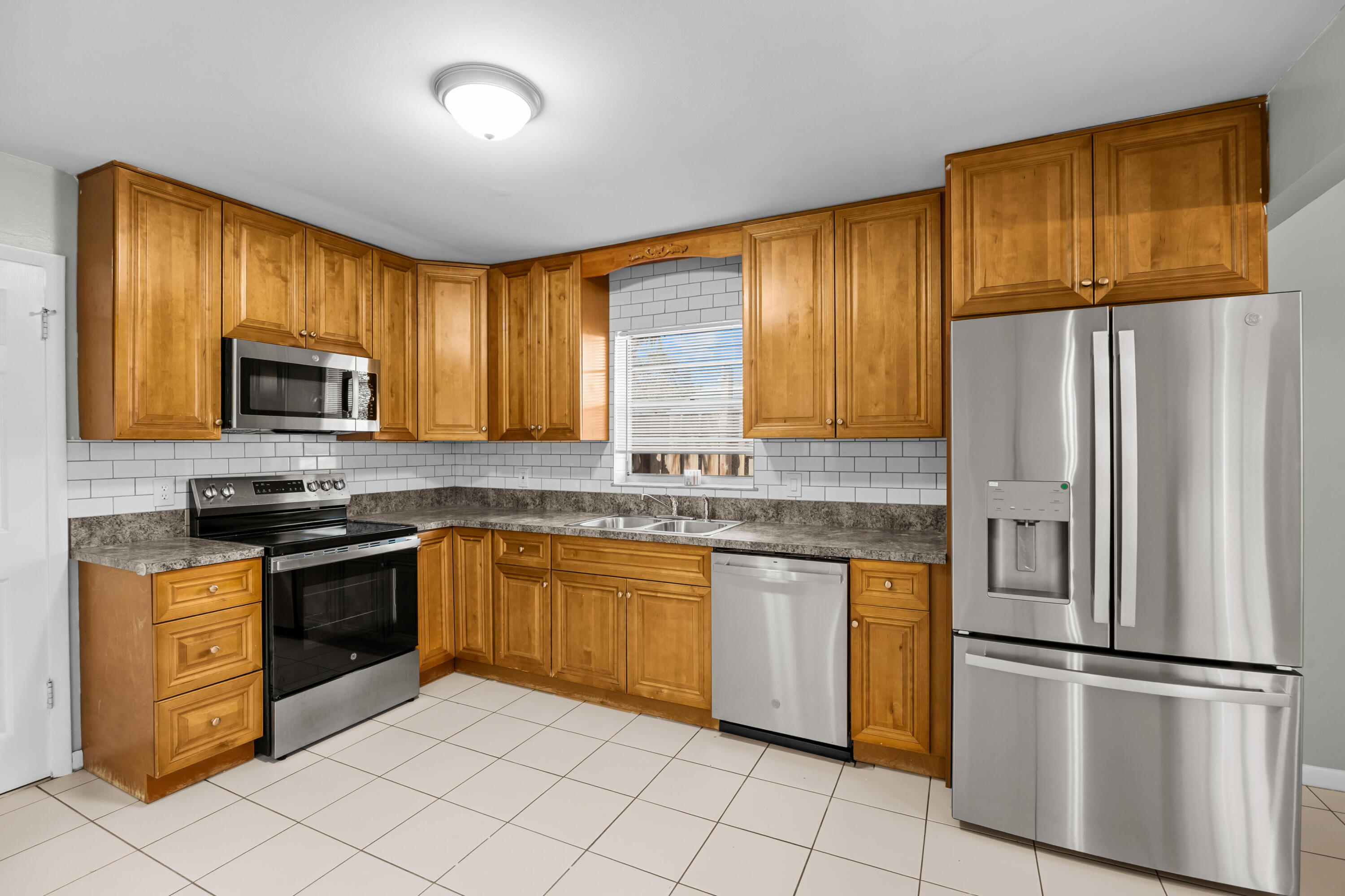 EASTRIDGE ESTATES - Residential