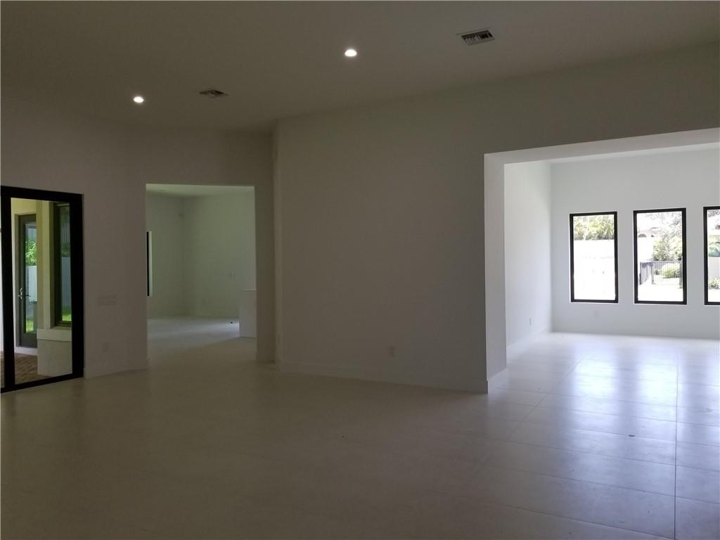 5786 Ashwood Circle