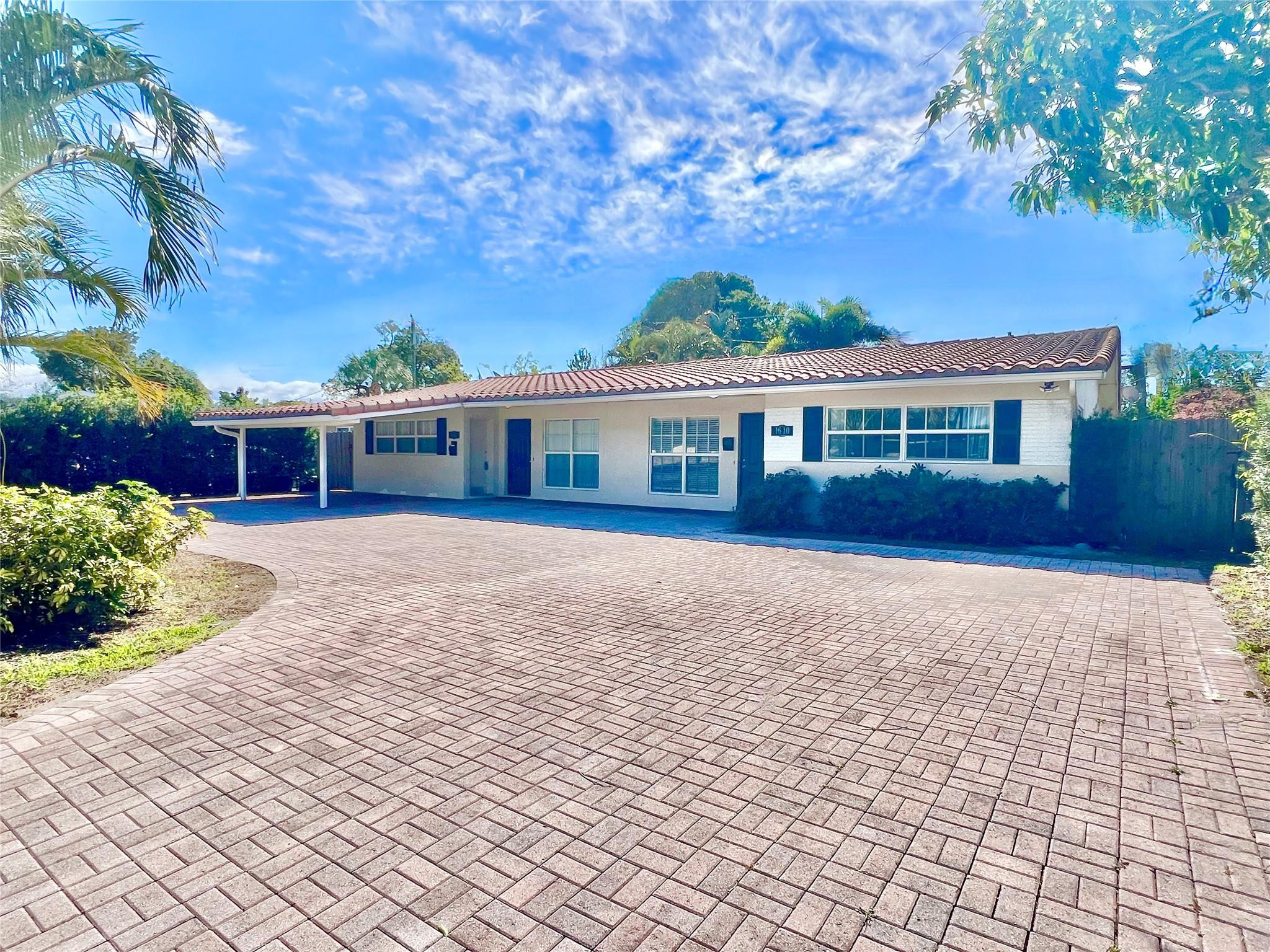 1610-1612 NE 56th Street