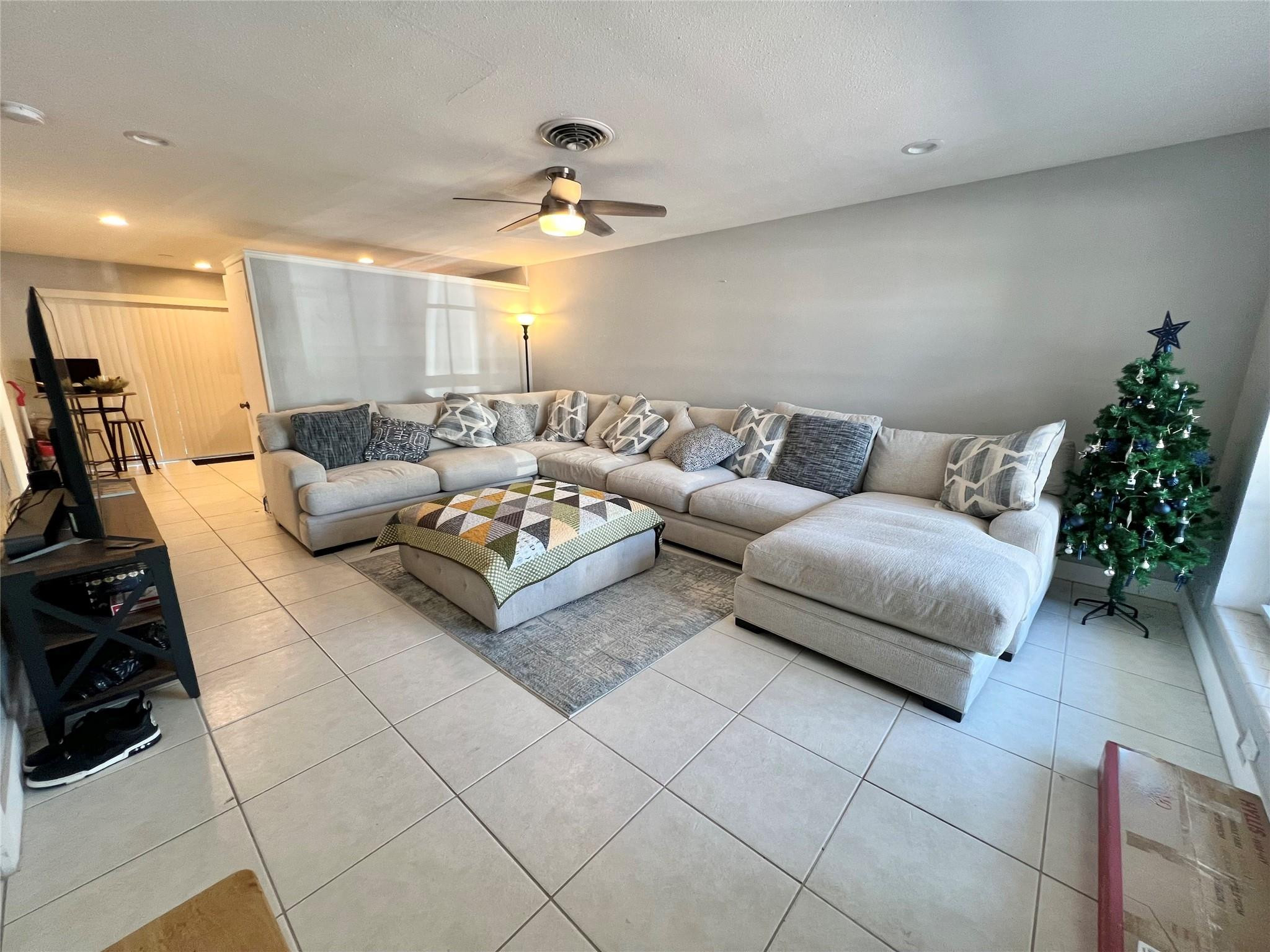 Coral Ridge Isles 45-47 B - Residential Income