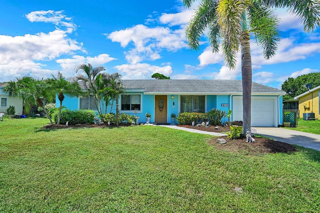 Photo of 1382 SE Mohave Street, Port Saint Lucie, FL 34952 (MLS # R10738295)