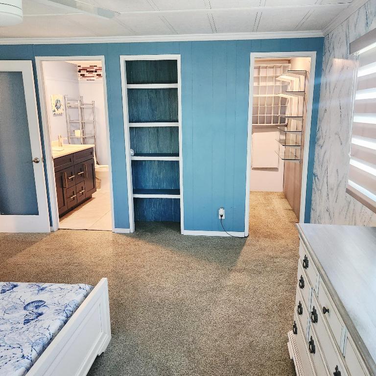 PINELAKE VILLAGE - Residential