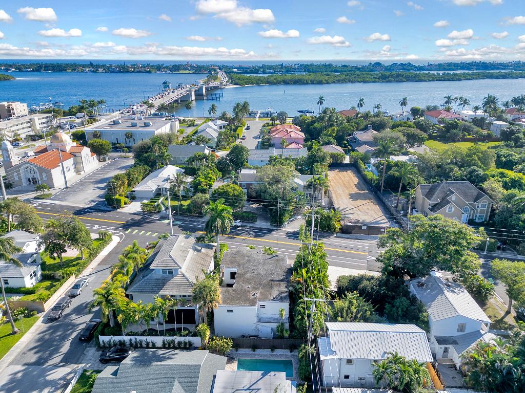 4105 Washington Road