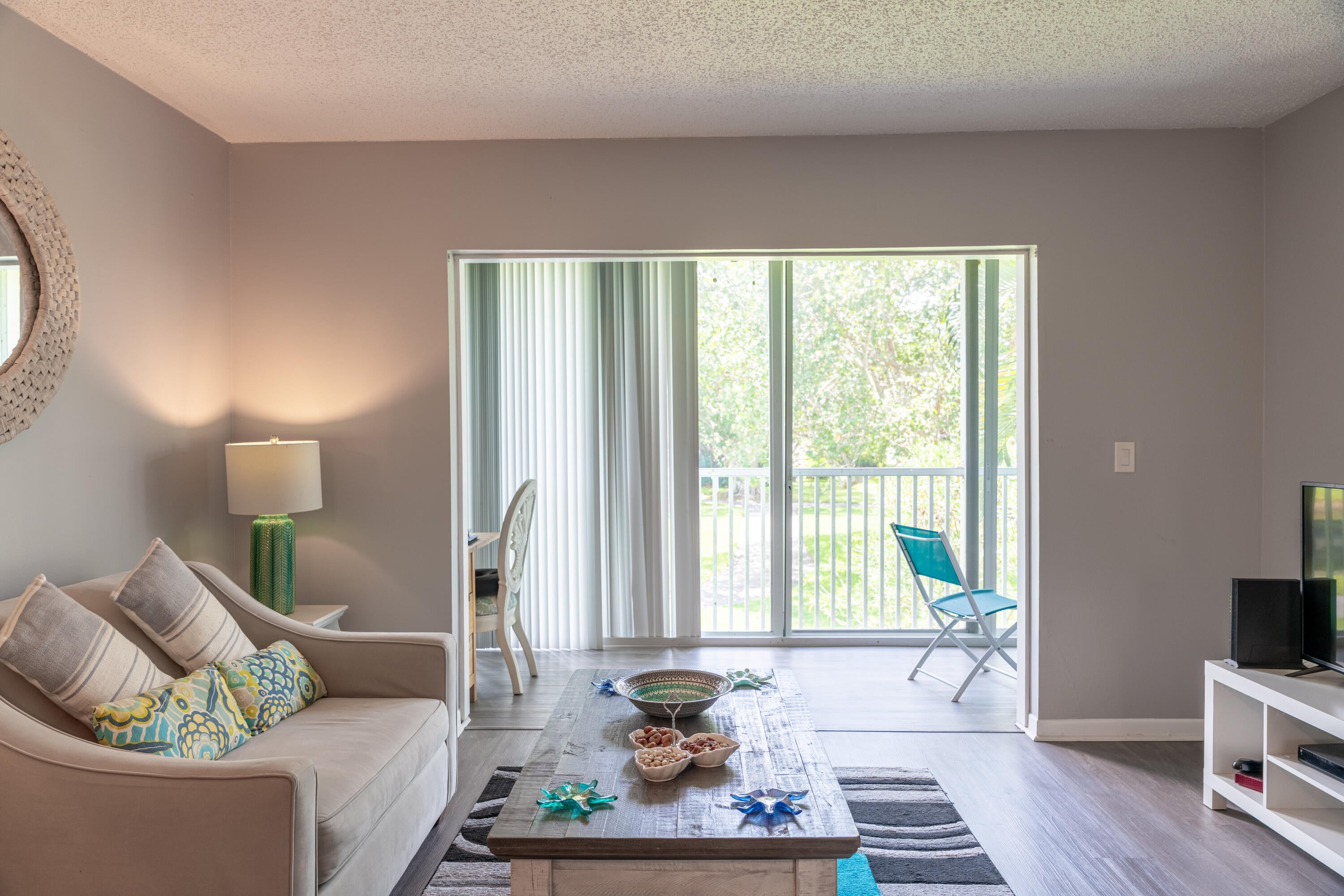 4 ABBEY Lane 208