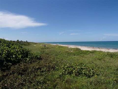 A home in Hutchinson Island