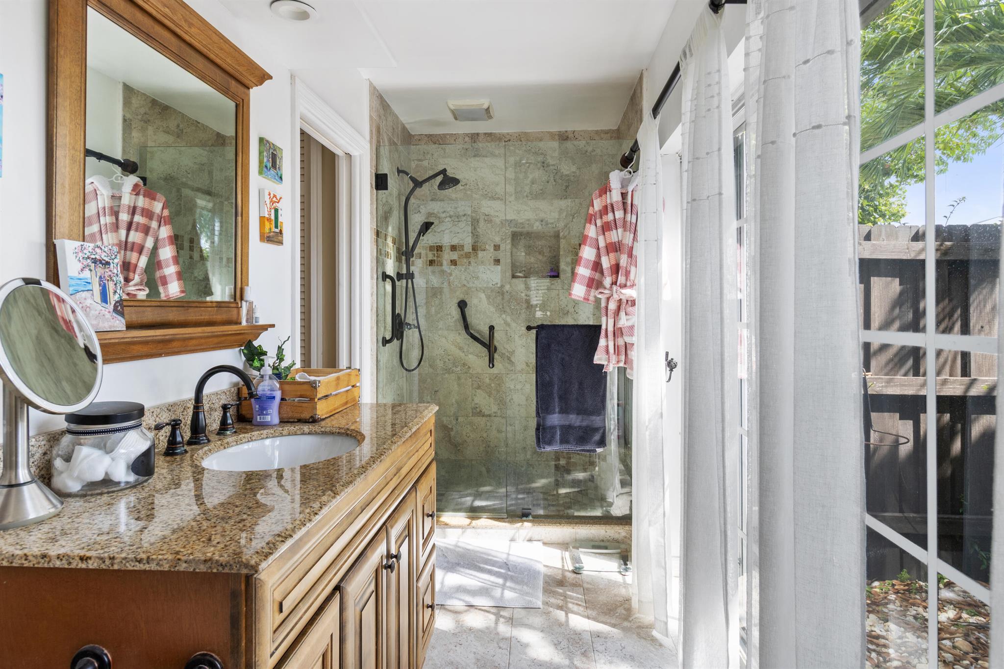 HIDDEN KEY - Residential