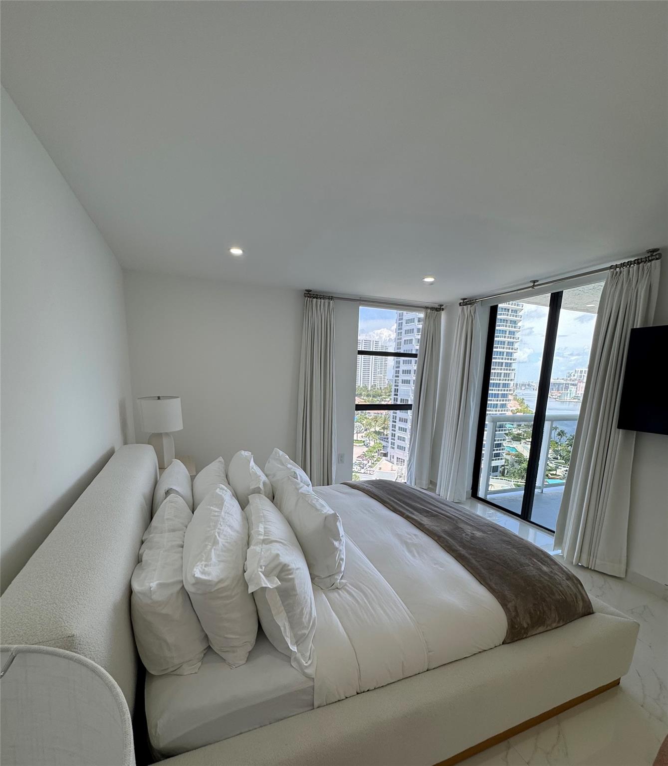 WATERVIEW CONDO - Residential Lease