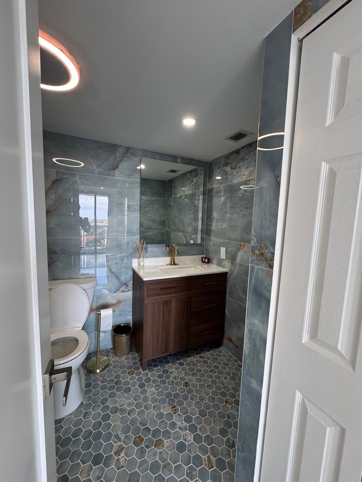 WATERVIEW CONDO - Residential Lease