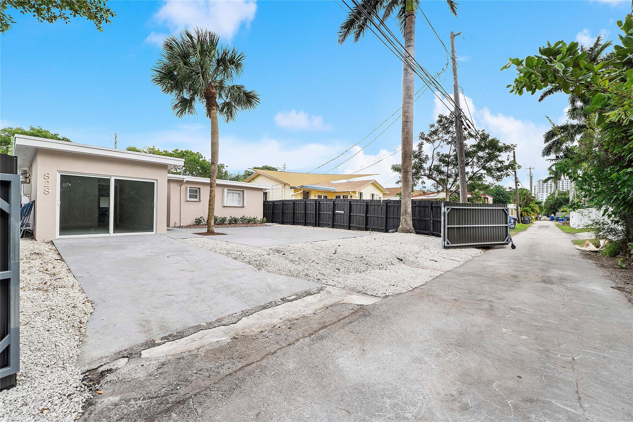 HOLLYWOOD LAKES SEC - Residential Lease