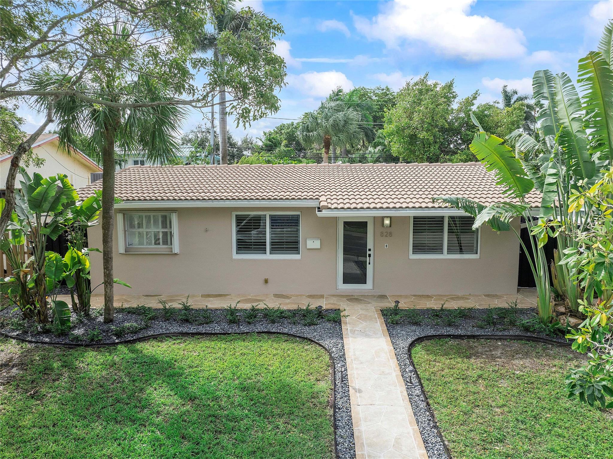 HOLLYWOOD LAKES SEC - Residential Lease