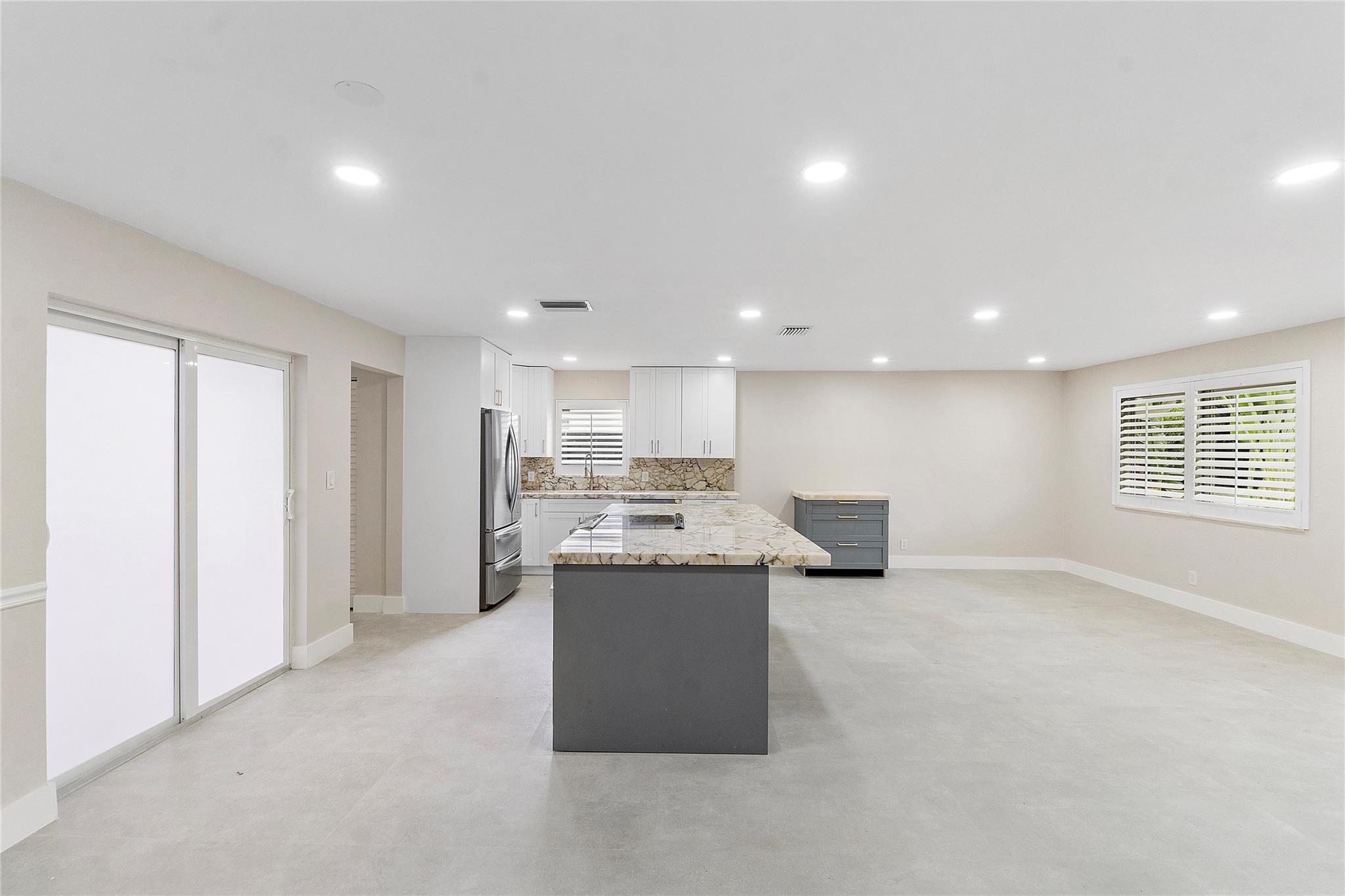 HOLLYWOOD LAKES SEC - Residential Lease