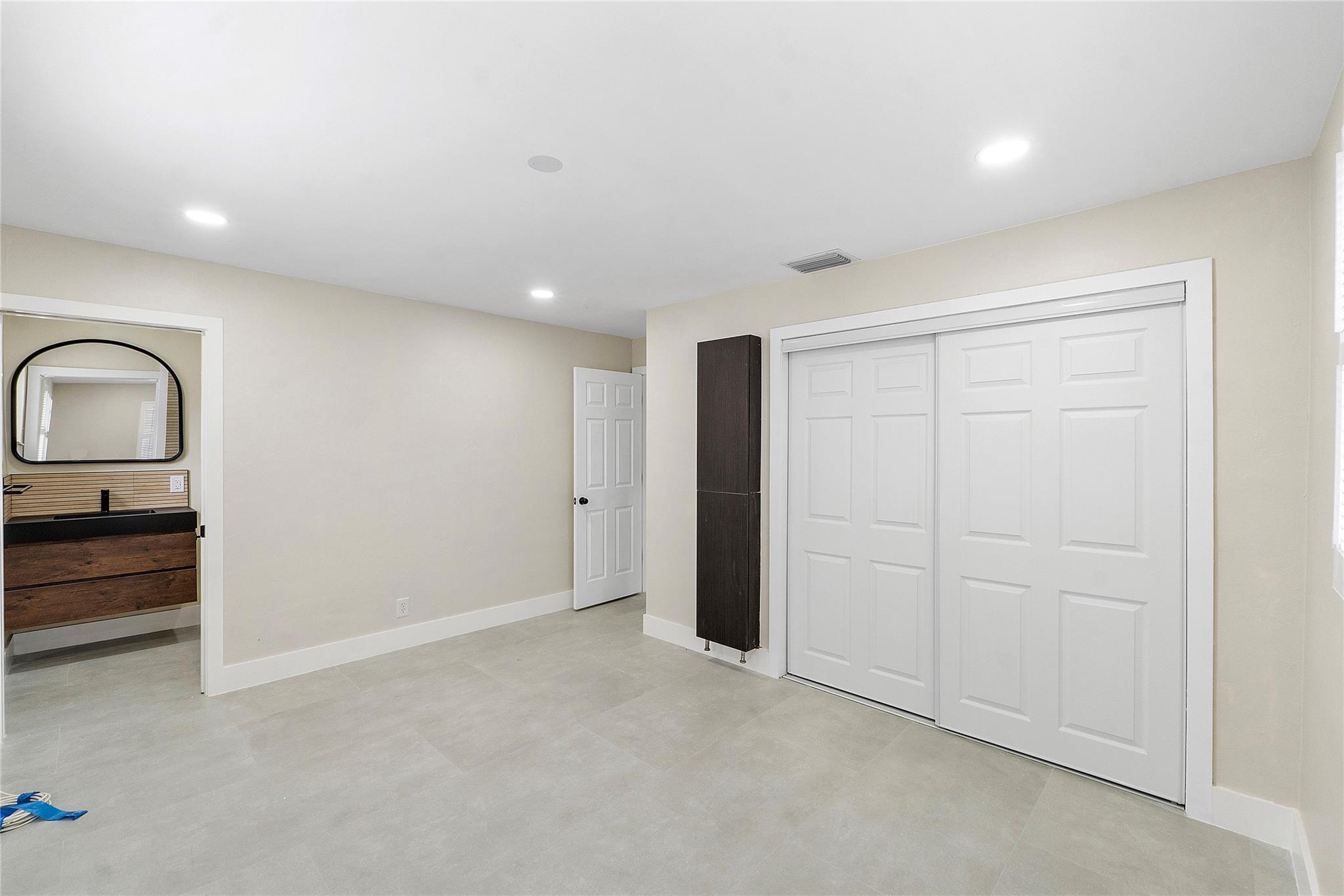 HOLLYWOOD LAKES SEC - Residential Lease