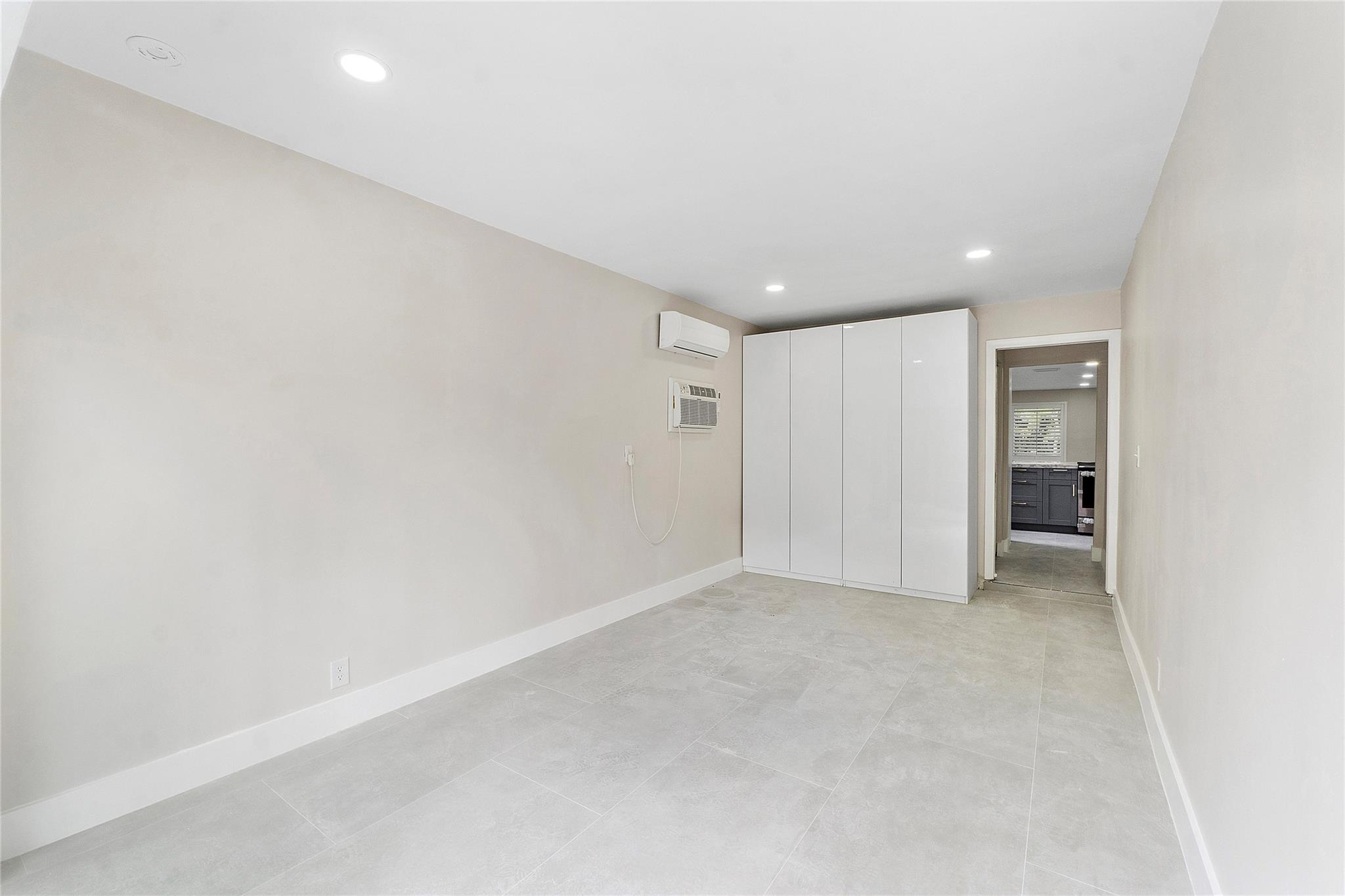 HOLLYWOOD LAKES SEC - Residential Lease