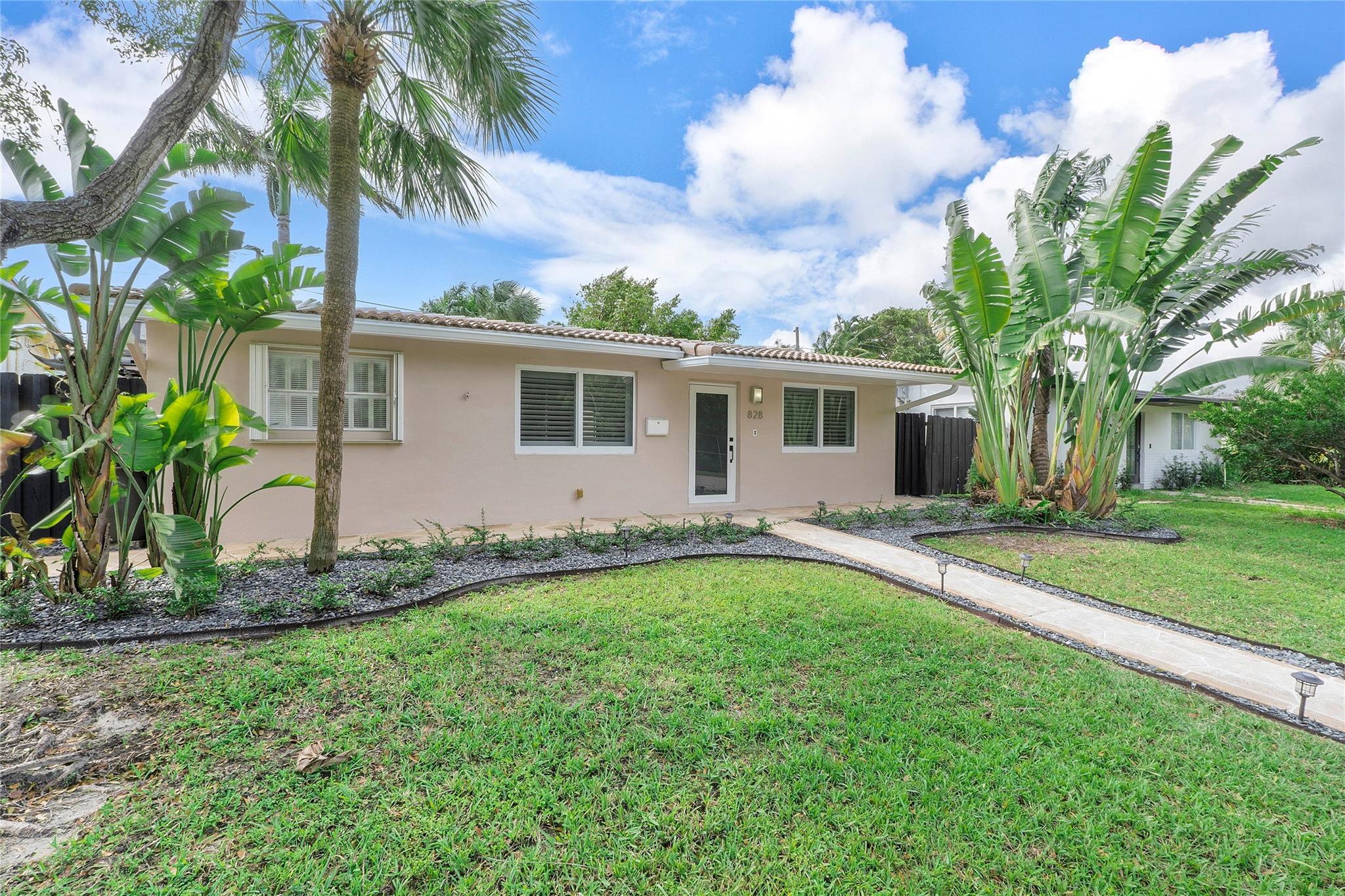 HOLLYWOOD LAKES SEC - Residential Lease