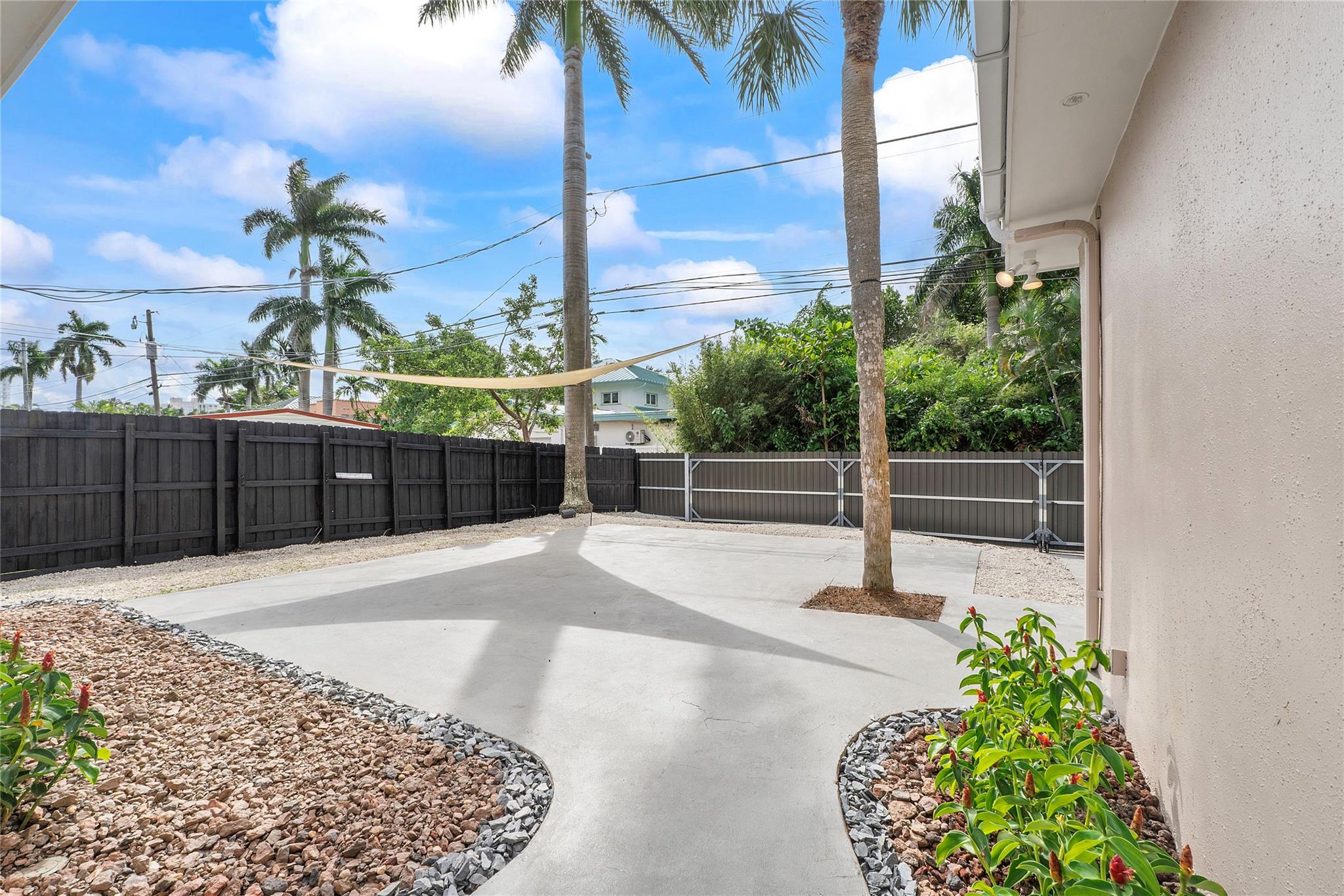 HOLLYWOOD LAKES SEC - Residential Lease