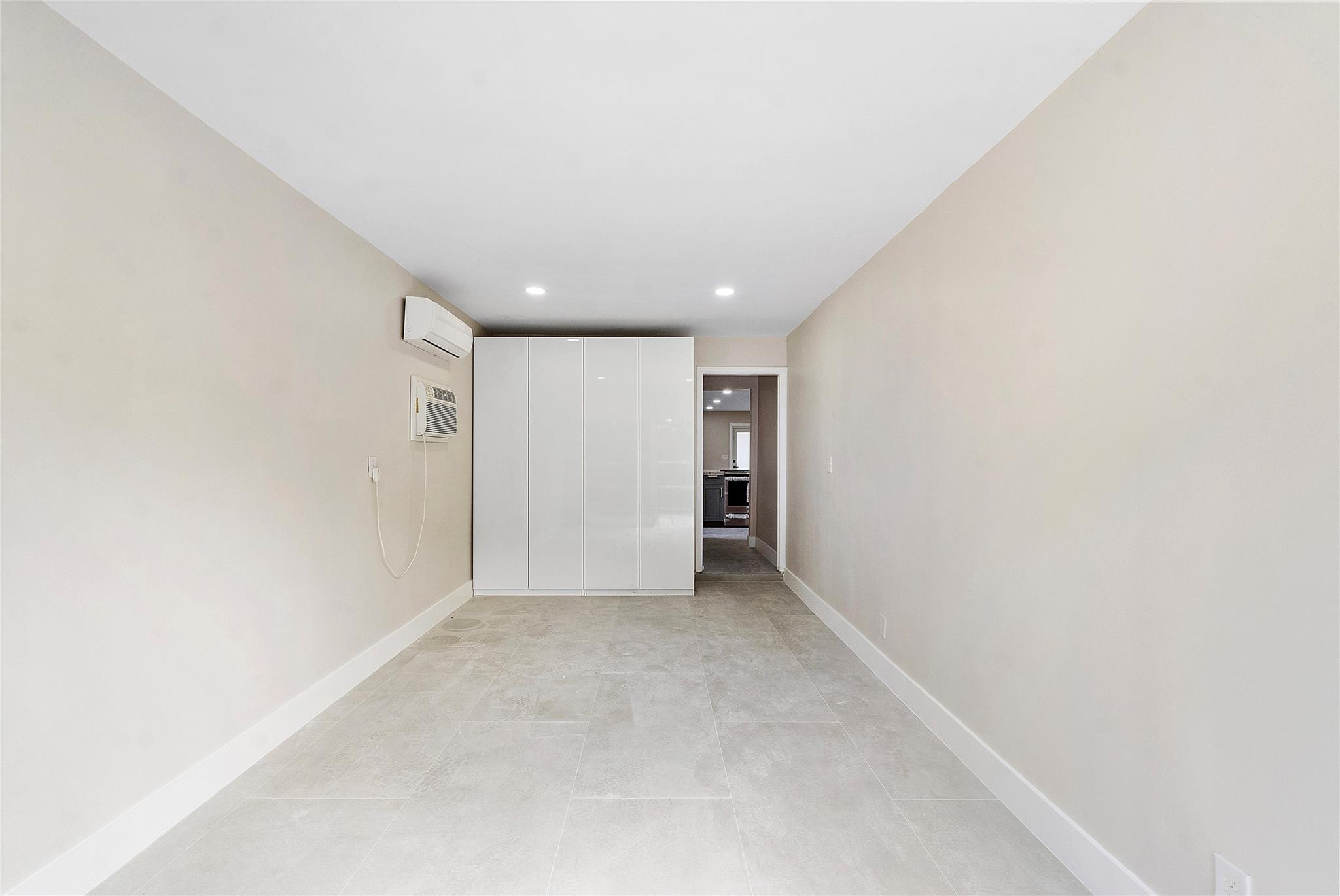 HOLLYWOOD LAKES SEC - Residential Lease