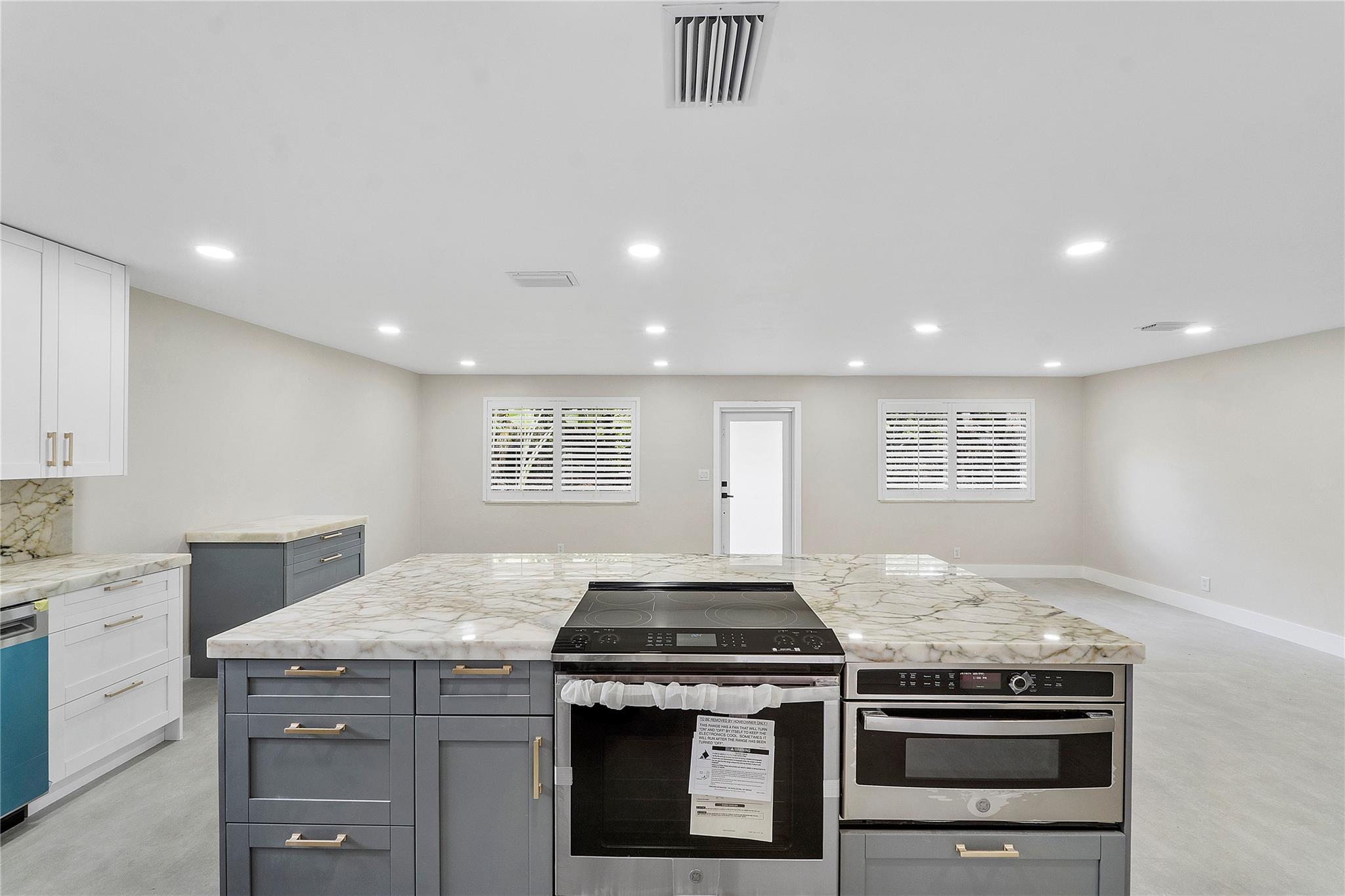 HOLLYWOOD LAKES SEC - Residential Lease