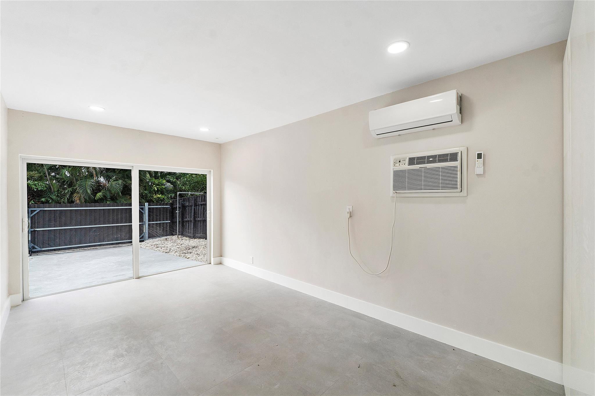 HOLLYWOOD LAKES SEC - Residential Lease
