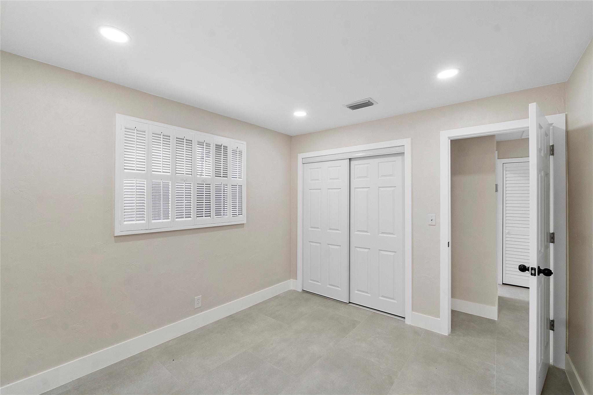 HOLLYWOOD LAKES SEC - Residential Lease