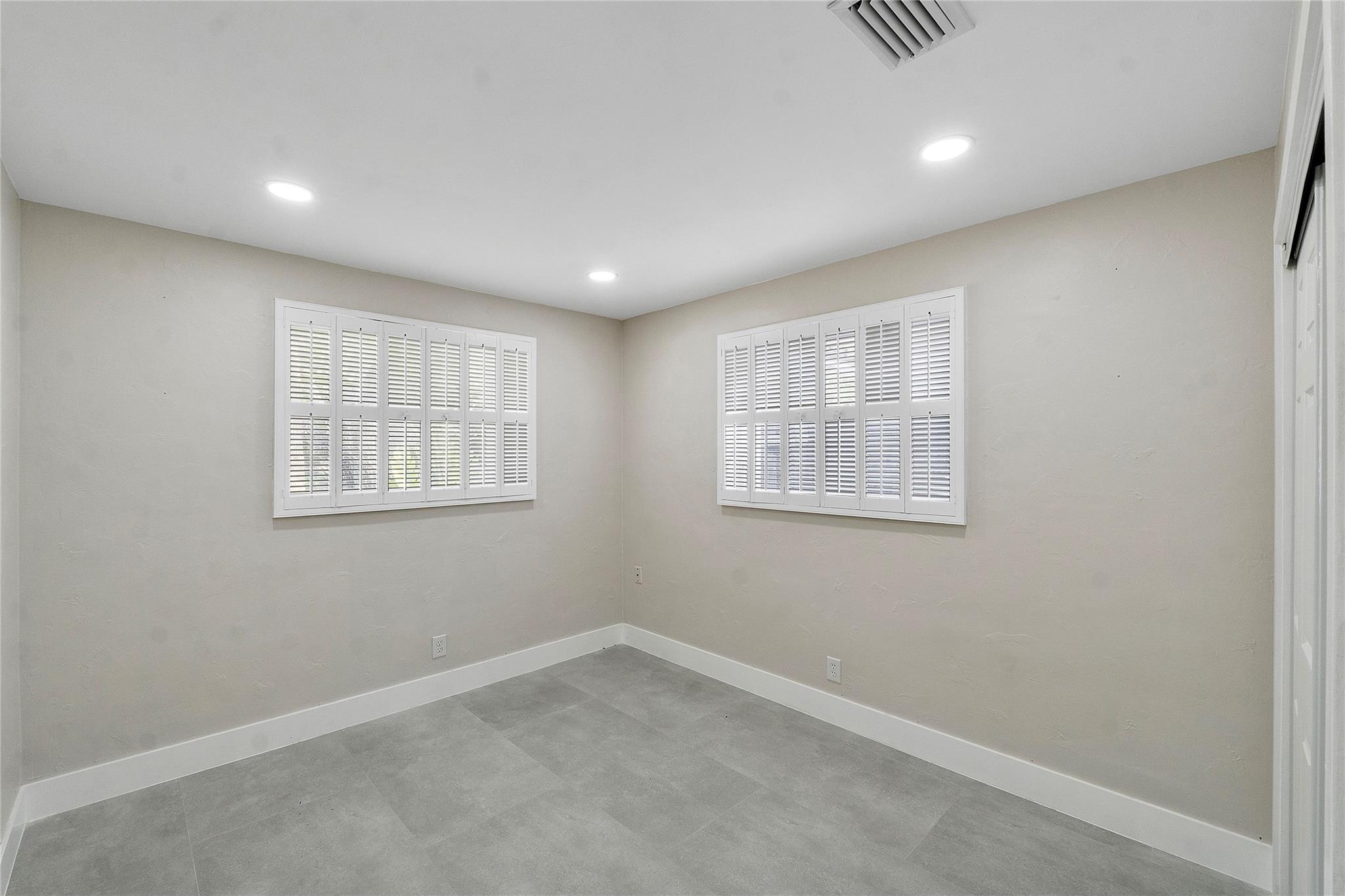 HOLLYWOOD LAKES SEC - Residential Lease