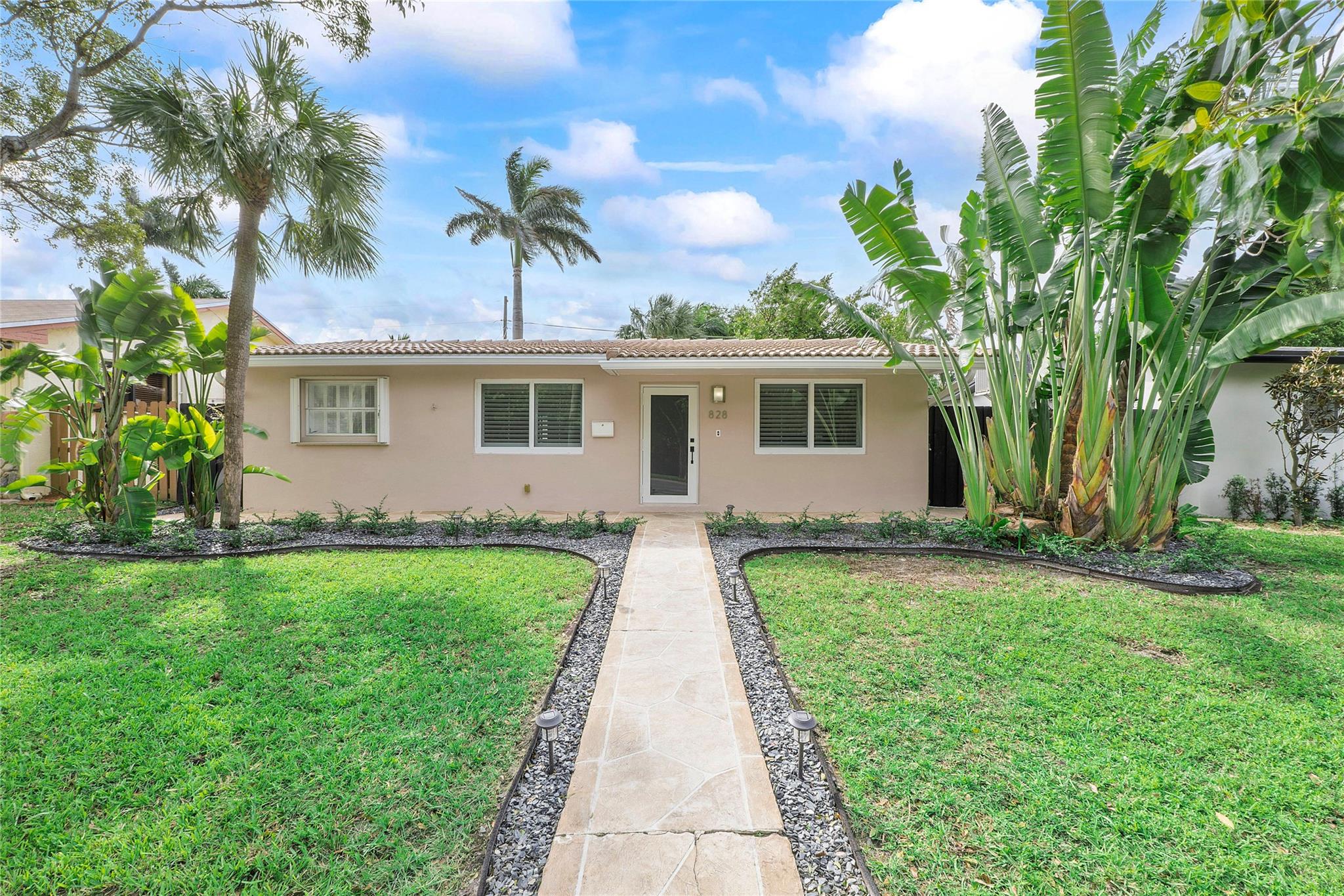 HOLLYWOOD LAKES SEC - Residential Lease