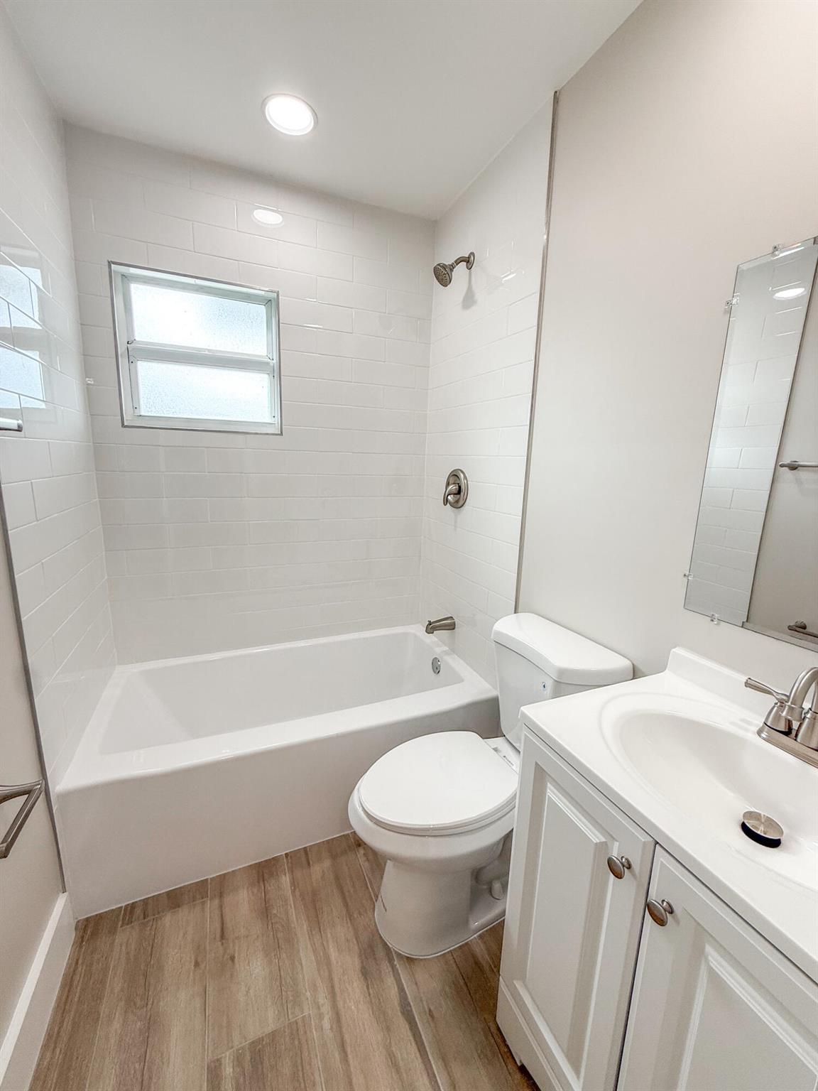 CLOWS - Residential Lease