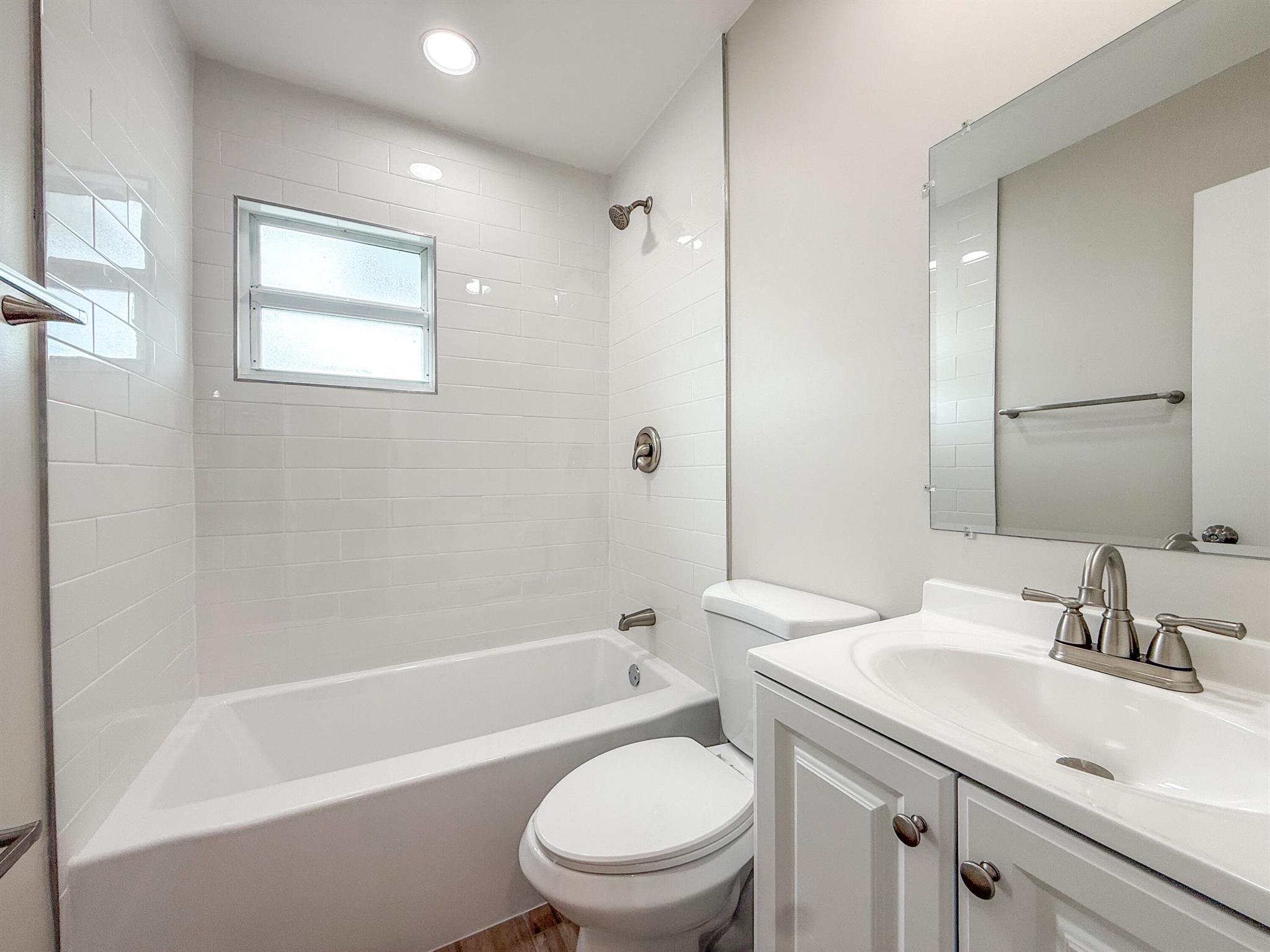 CLOWS - Residential Lease