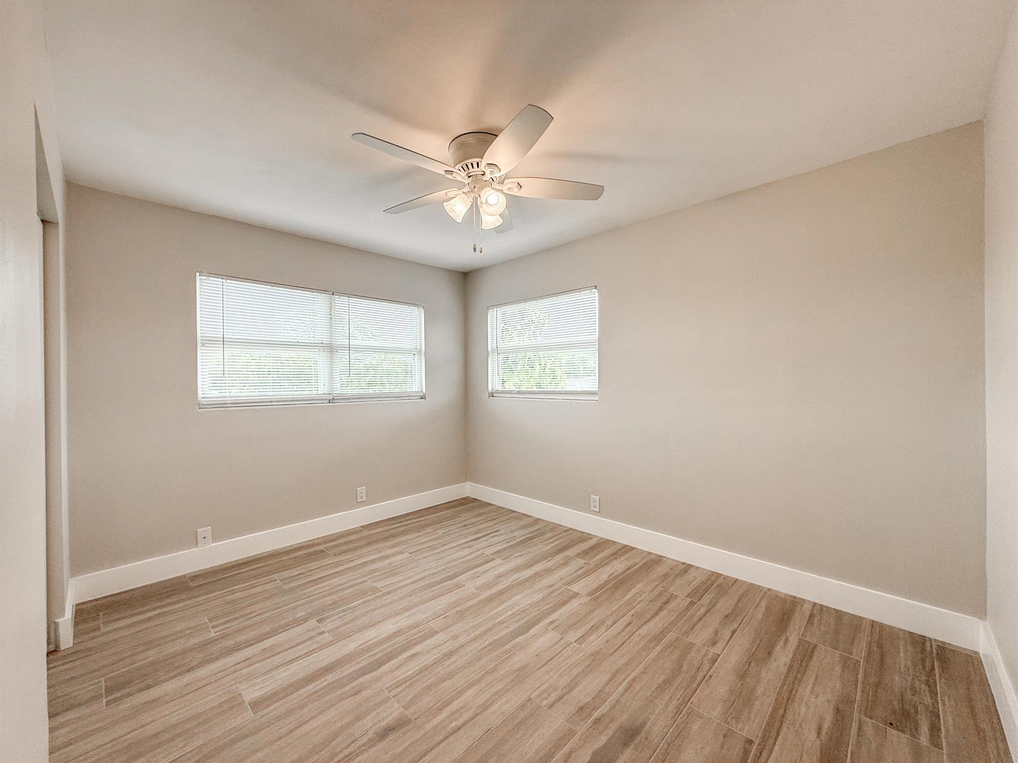 CLOWS - Residential Lease