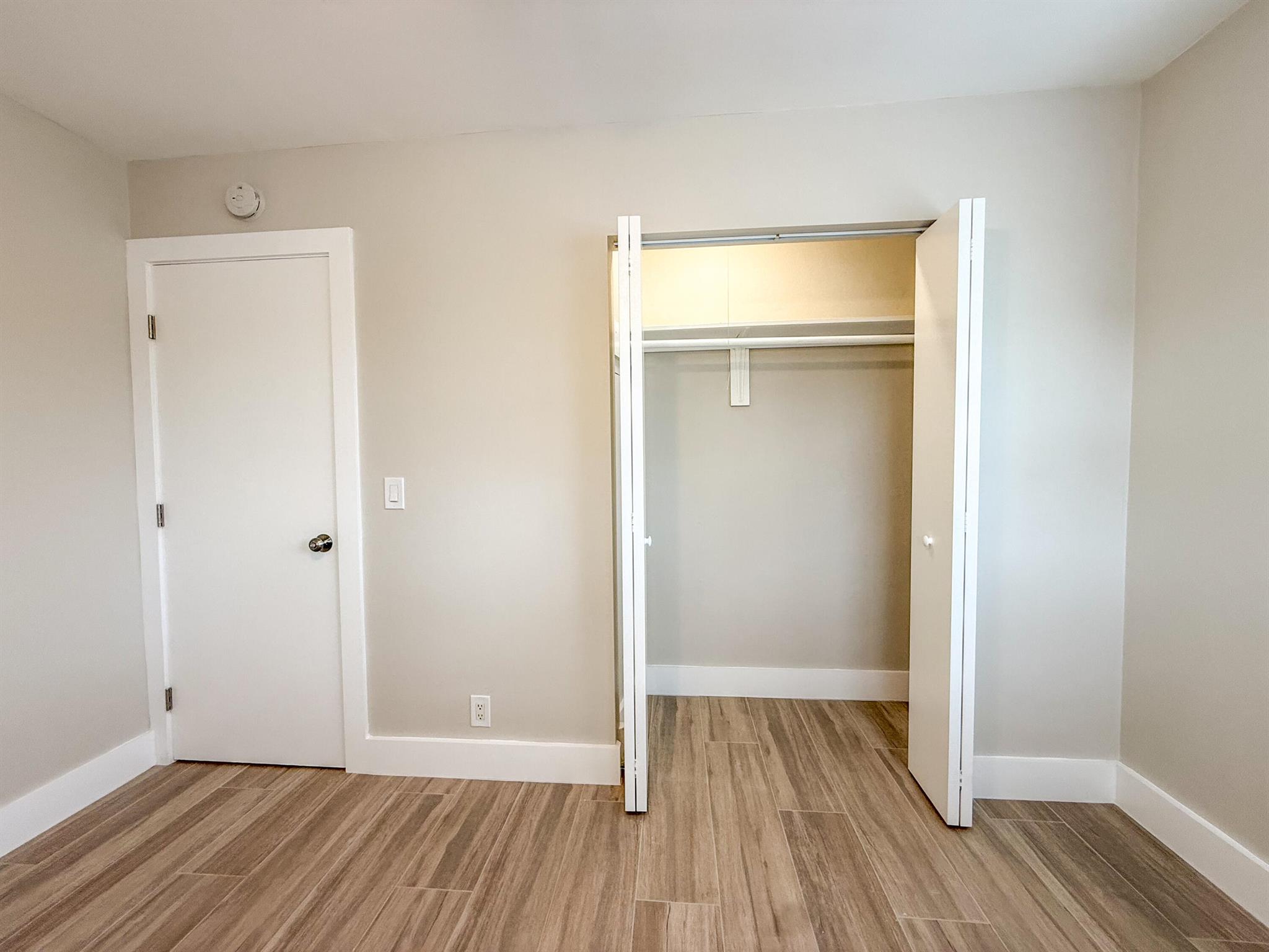 CLOWS - Residential Lease