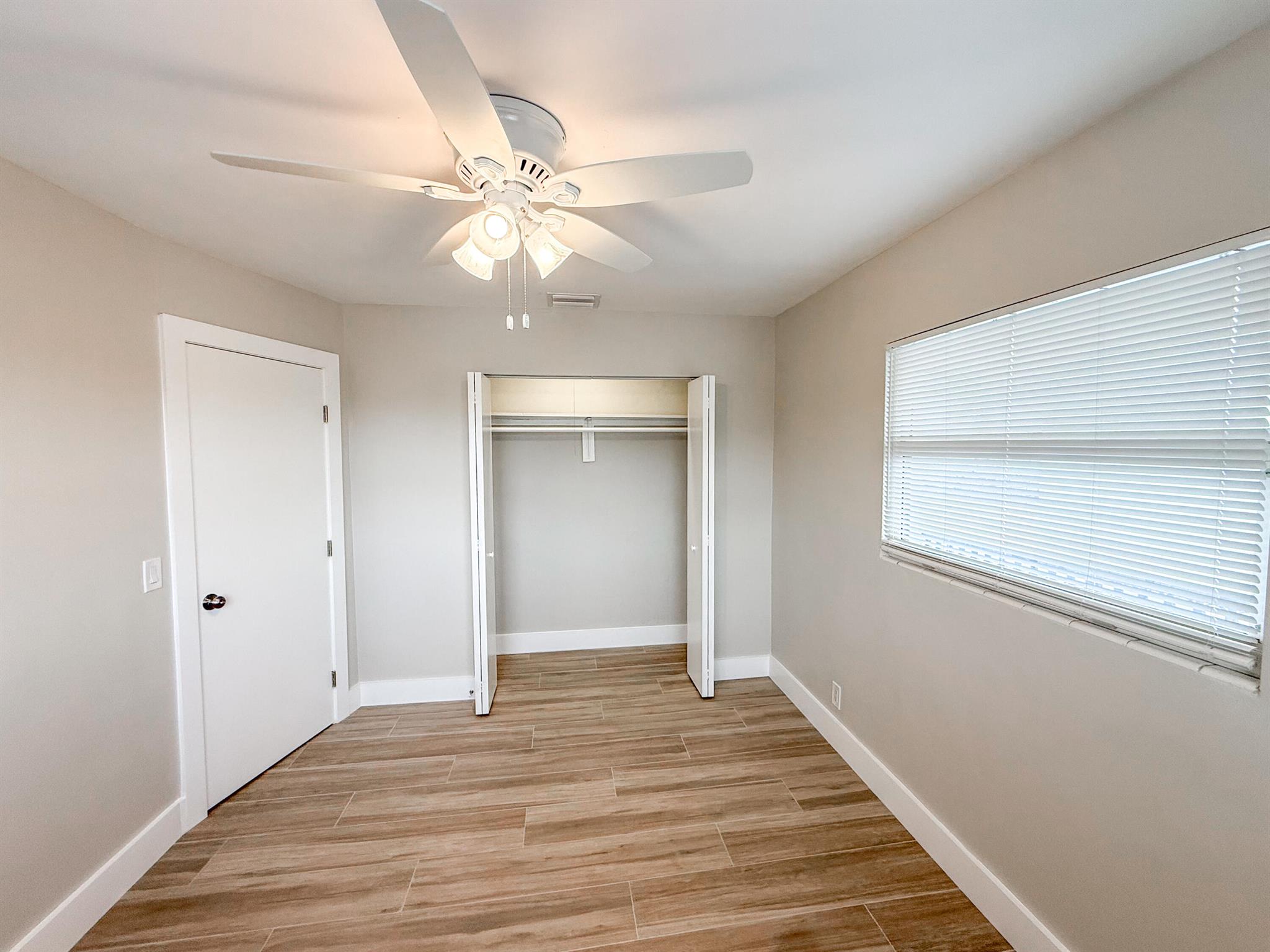 CLOWS - Residential Lease