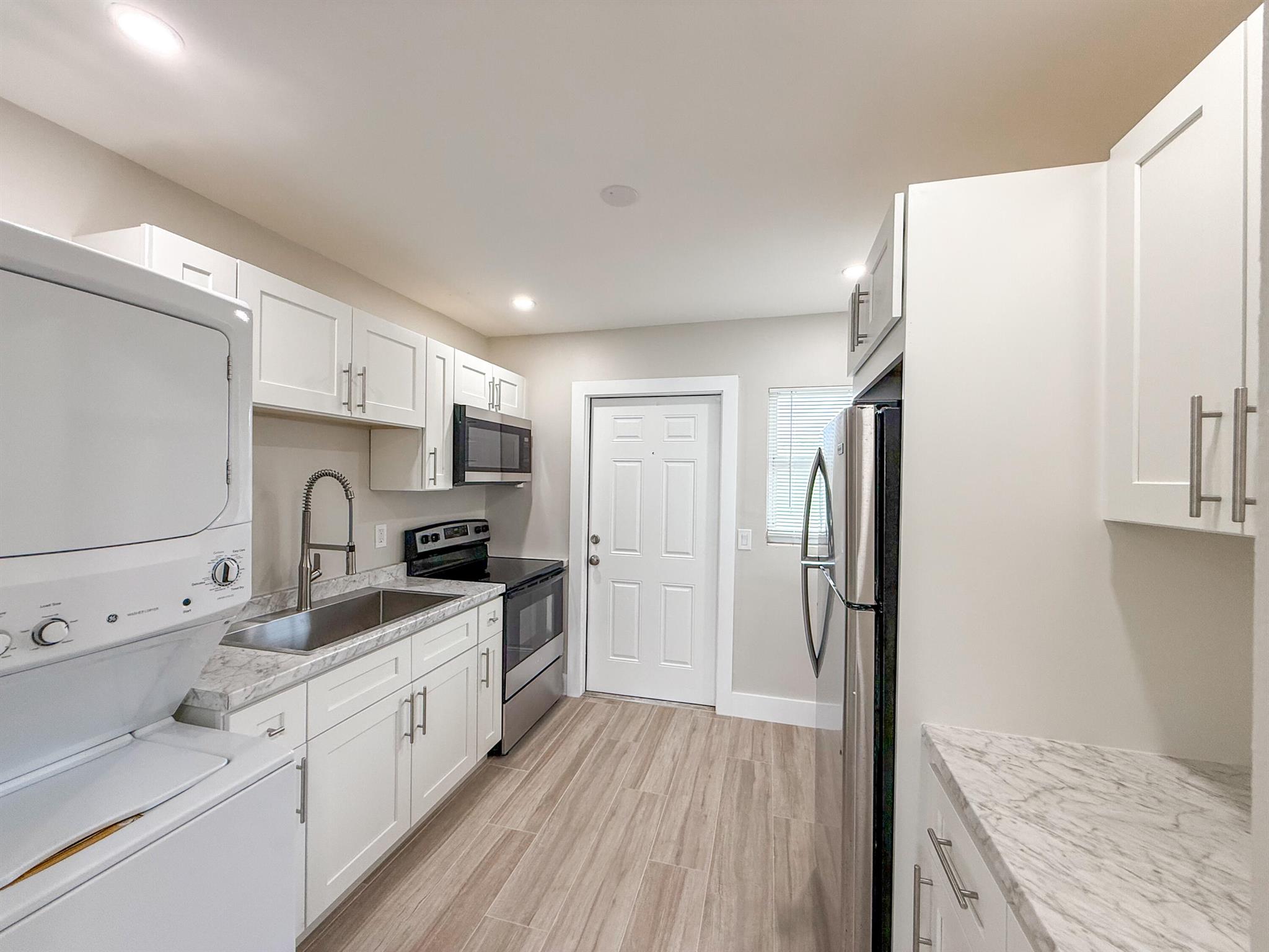 CLOWS - Residential Lease