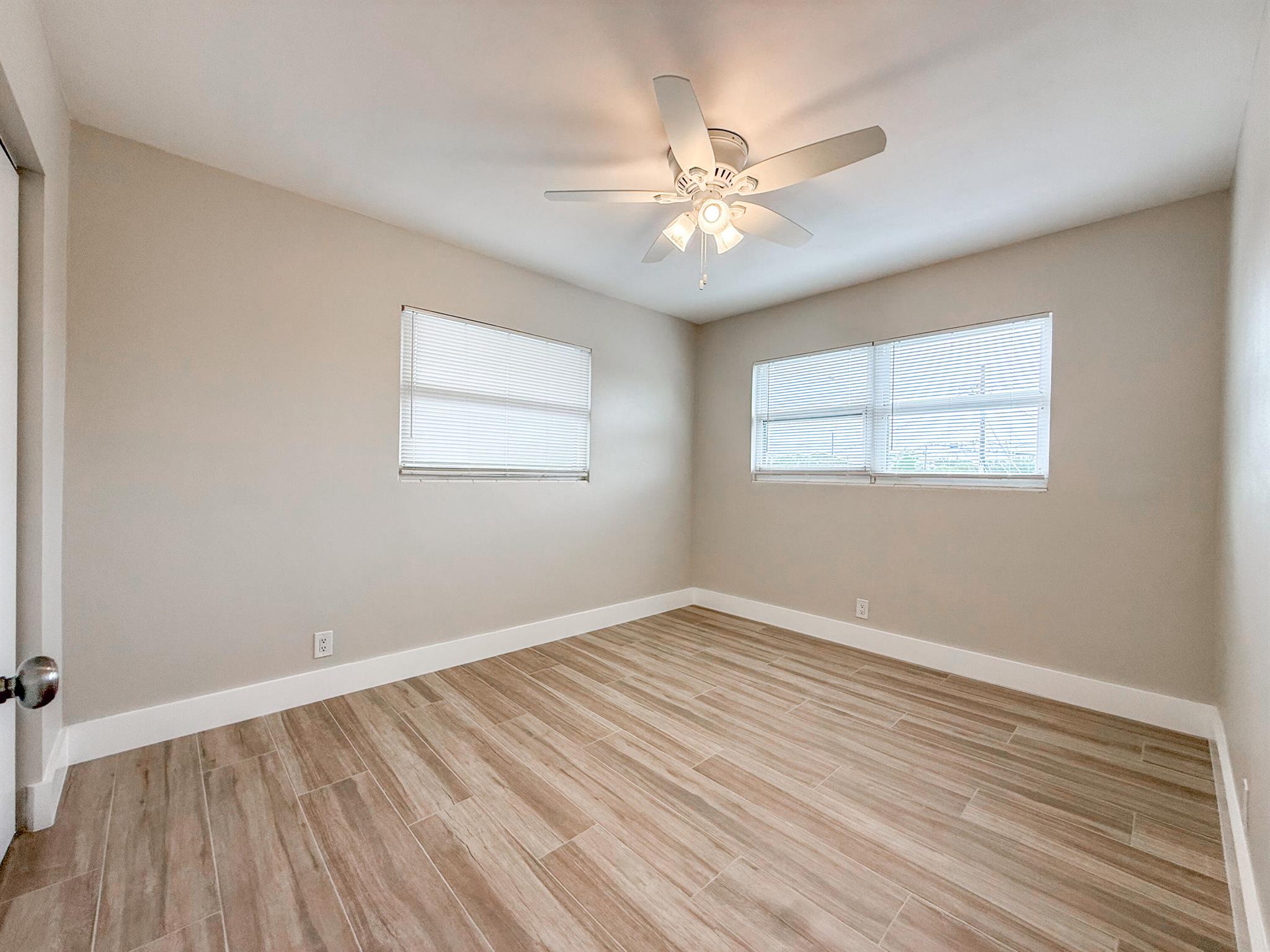 CLOWS - Residential Lease