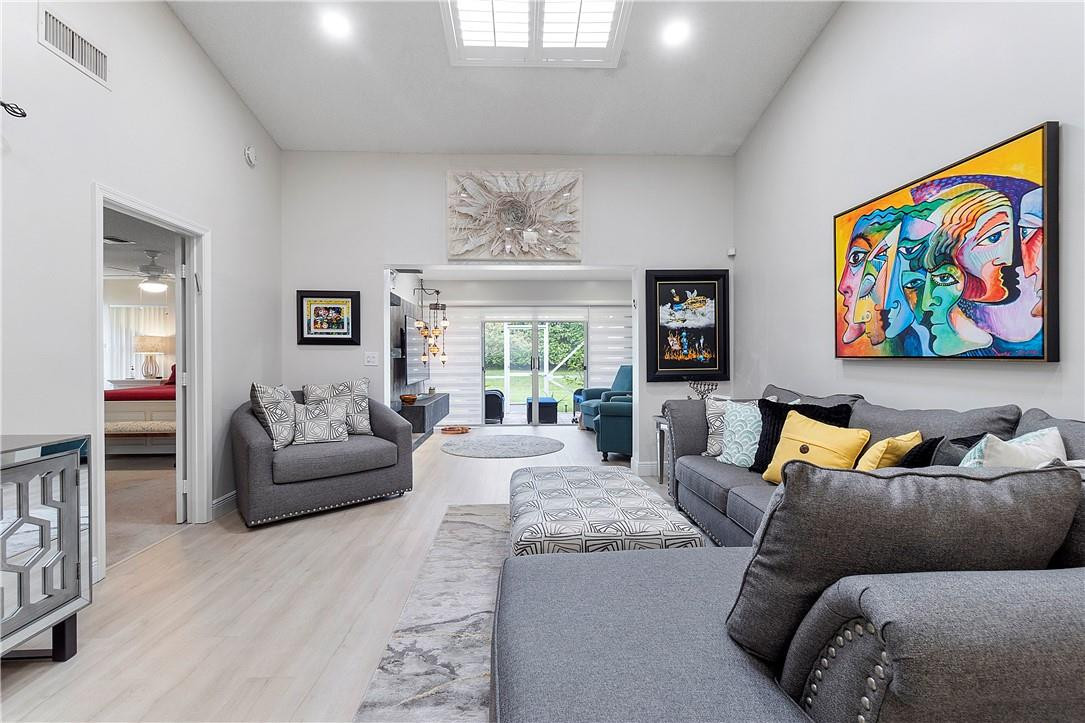 Palm Isles - Residential