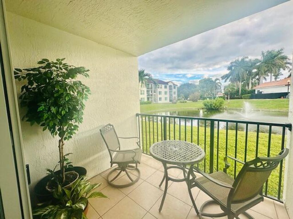 Photo of 402 Villa Circle #402, Boynton Beach, FL 33435 (MLS # B26021080)