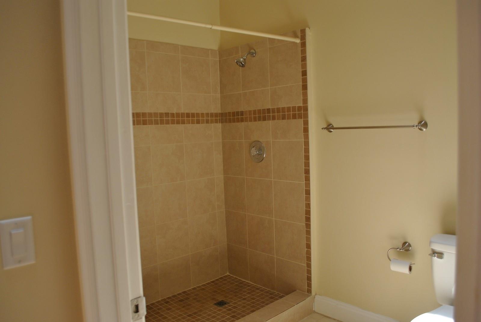 Collinwood Heights 04 - Residential Lease