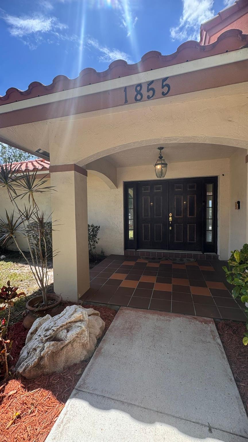 1855 SW 101st Ave, Davie, FL, 33324/$1,100,000 1 1855 SW 101st Ave