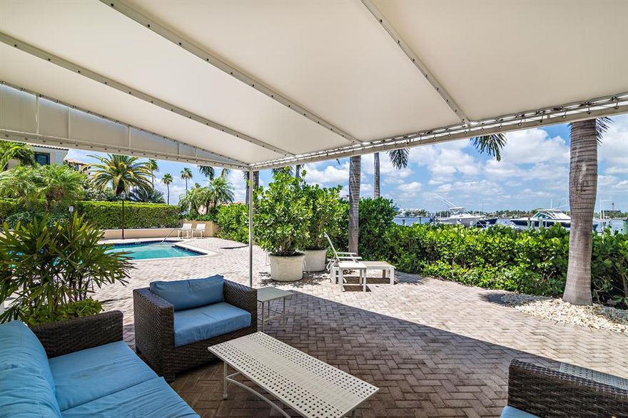 Beautiful and meticulously maintained two bedroom, two bath unit in a full service Palm Beach boutique building. Striking views of the Intracoastal and walking distance to The Royal, Publix and direct Lake Trail access. 24 hour doorman, one off street parking space and heated pool.  This unit is not to be missed!