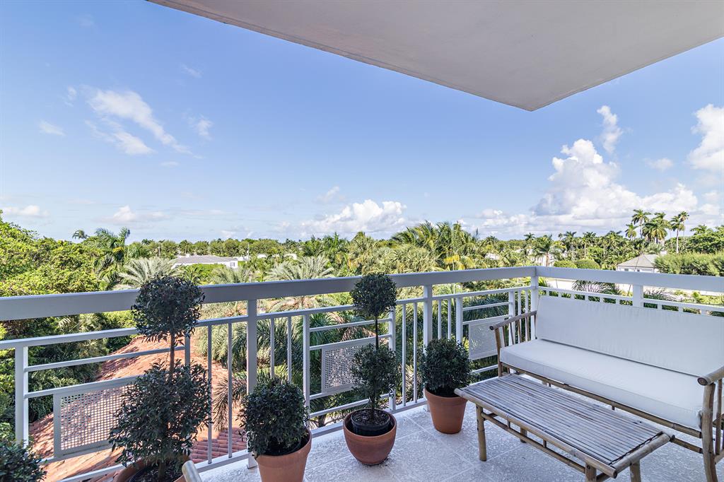 LAKE TOWERS CONDO - Residential